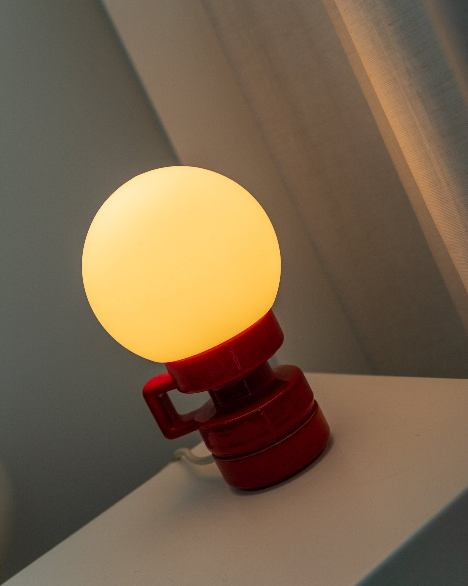 Vintage ceramic table lamp Italy 1970s - Red with white glass shade - Mid Century Design - Classic lighting - Retro gift idea - Bottega Jacobs