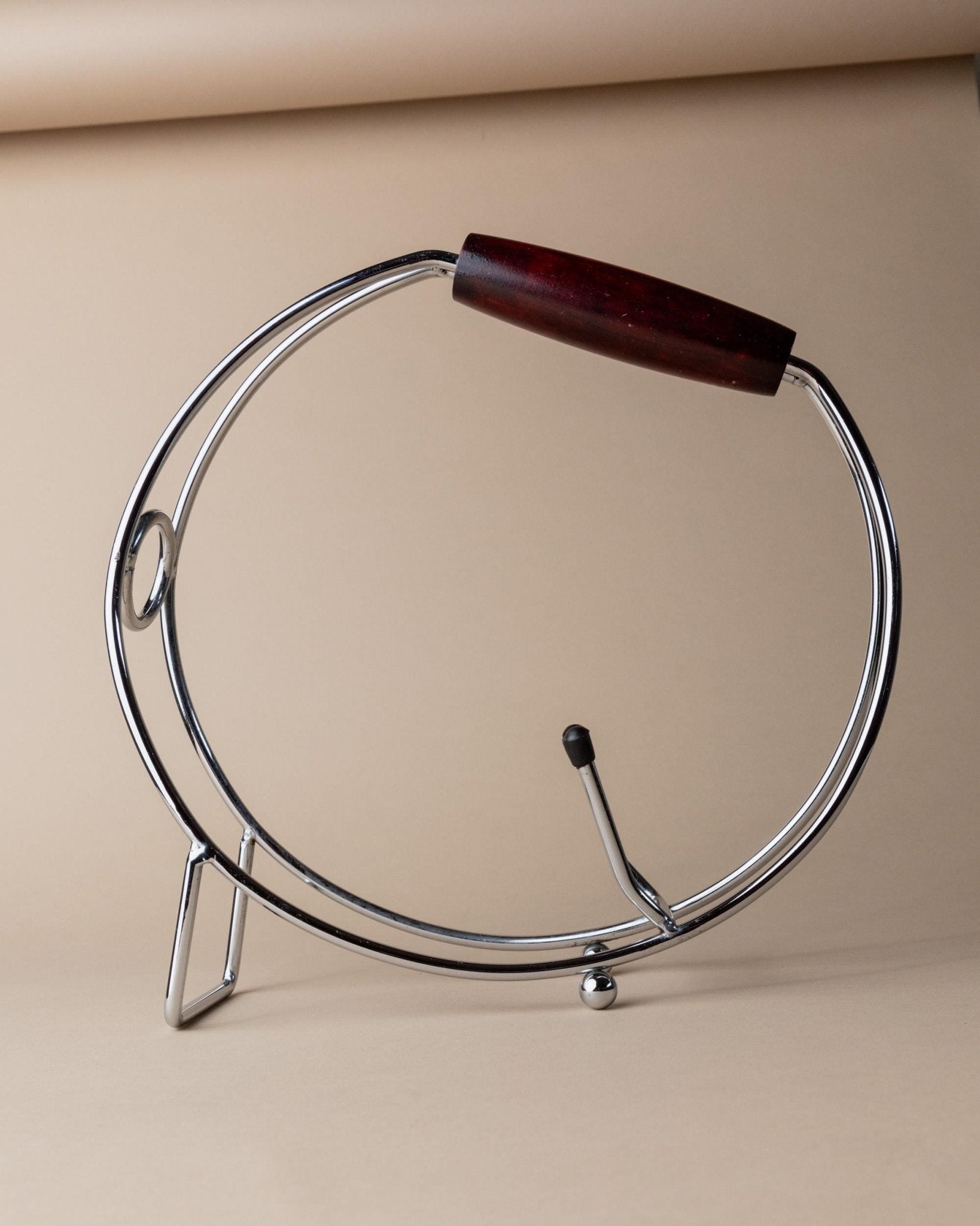 Vintage Chrome Bottle Holder with Wood Handle - Timeless Ring Design, Wine Storage - Space Age Italy 1980s - Elegant Table Decor, Gift Idea_Bottega Jacobs