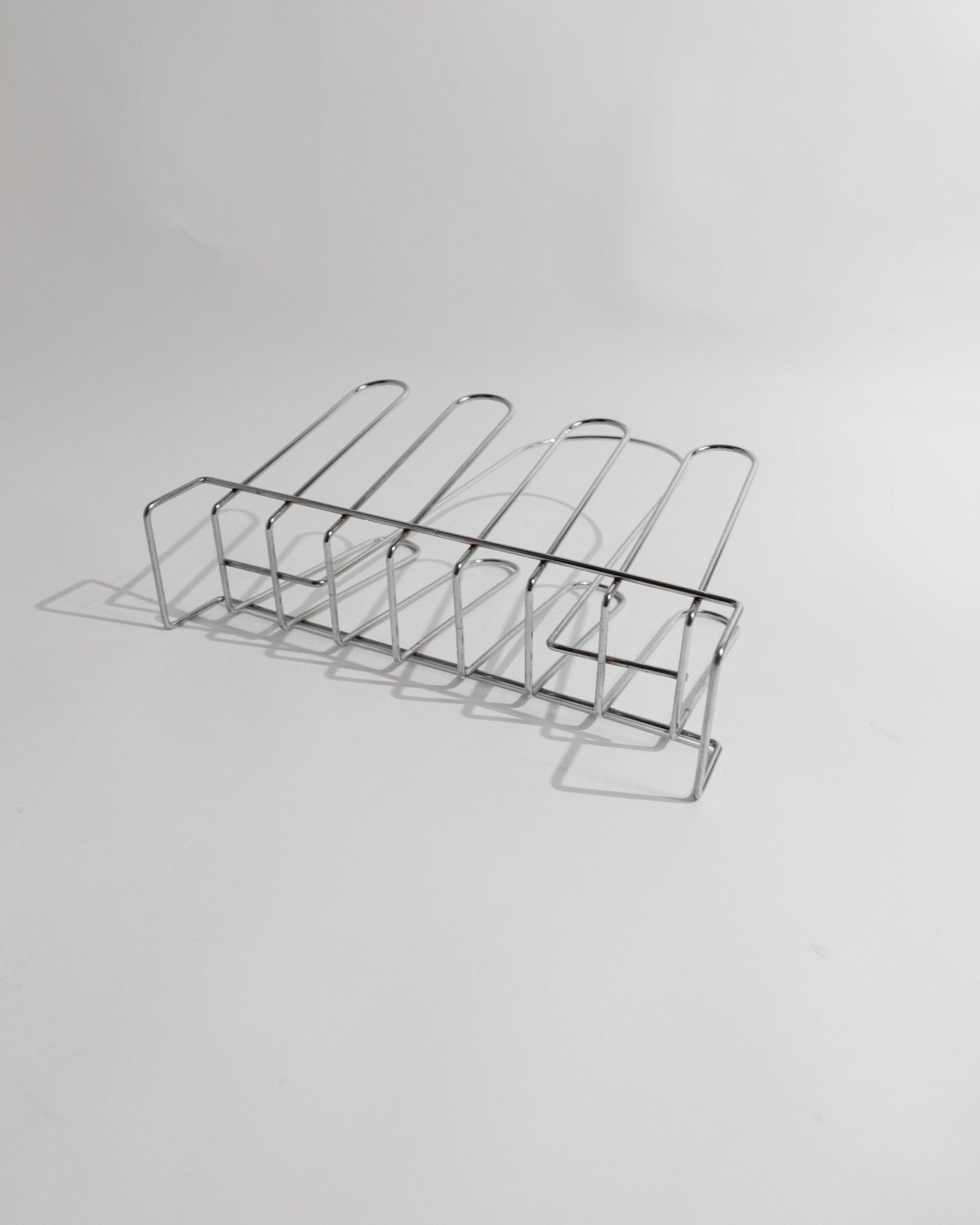 Vintage Chrome Magazine Rack Metal - Space Age Design 1970s - Decorative storage for magazines and books - Retro gift idea elegant_Bottega Jacobs
