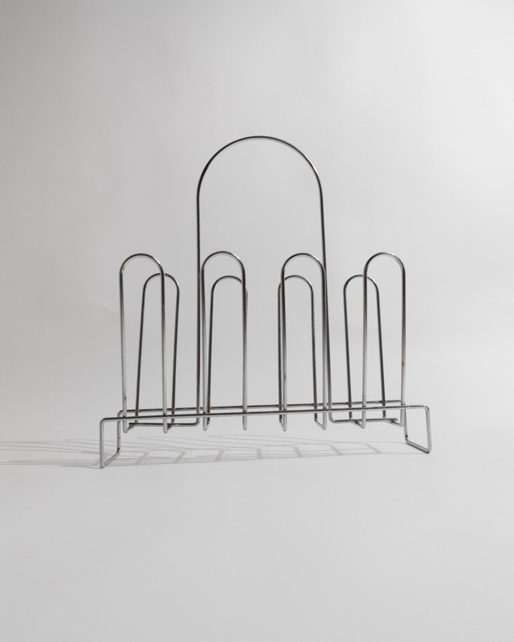 Vintage Chrome Magazine Rack Metal - Space Age Design 1970s - Decorative storage for magazines and books - Retro gift idea elegant_Bottega Jacobs