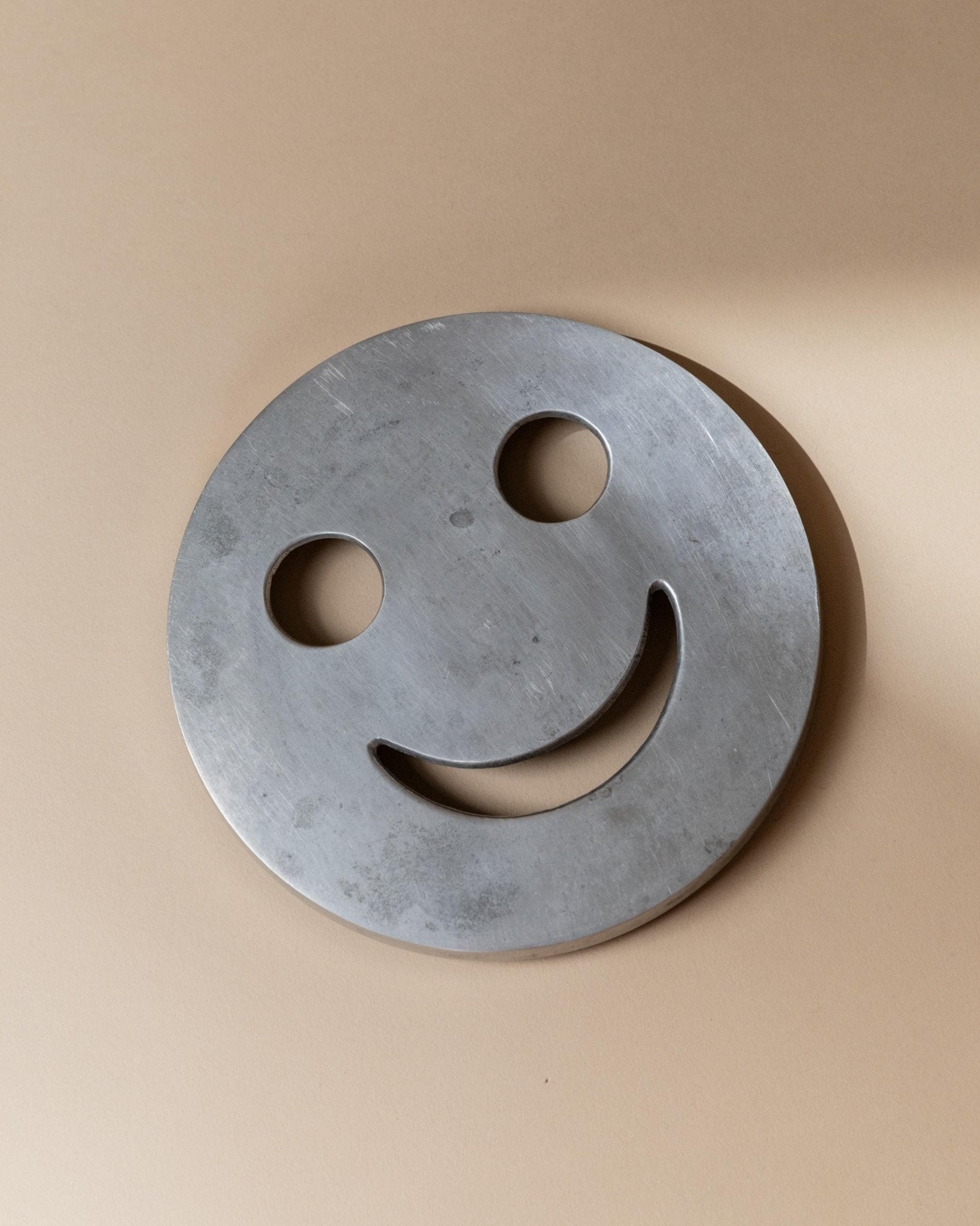 Vintage Coaster Metal - Smiley - Face Shape for Hot Drinks and Pots - Design Italy 1980s - Gift Idea Retro, Elegant Kitchen Decoration_Bottega Jacobs