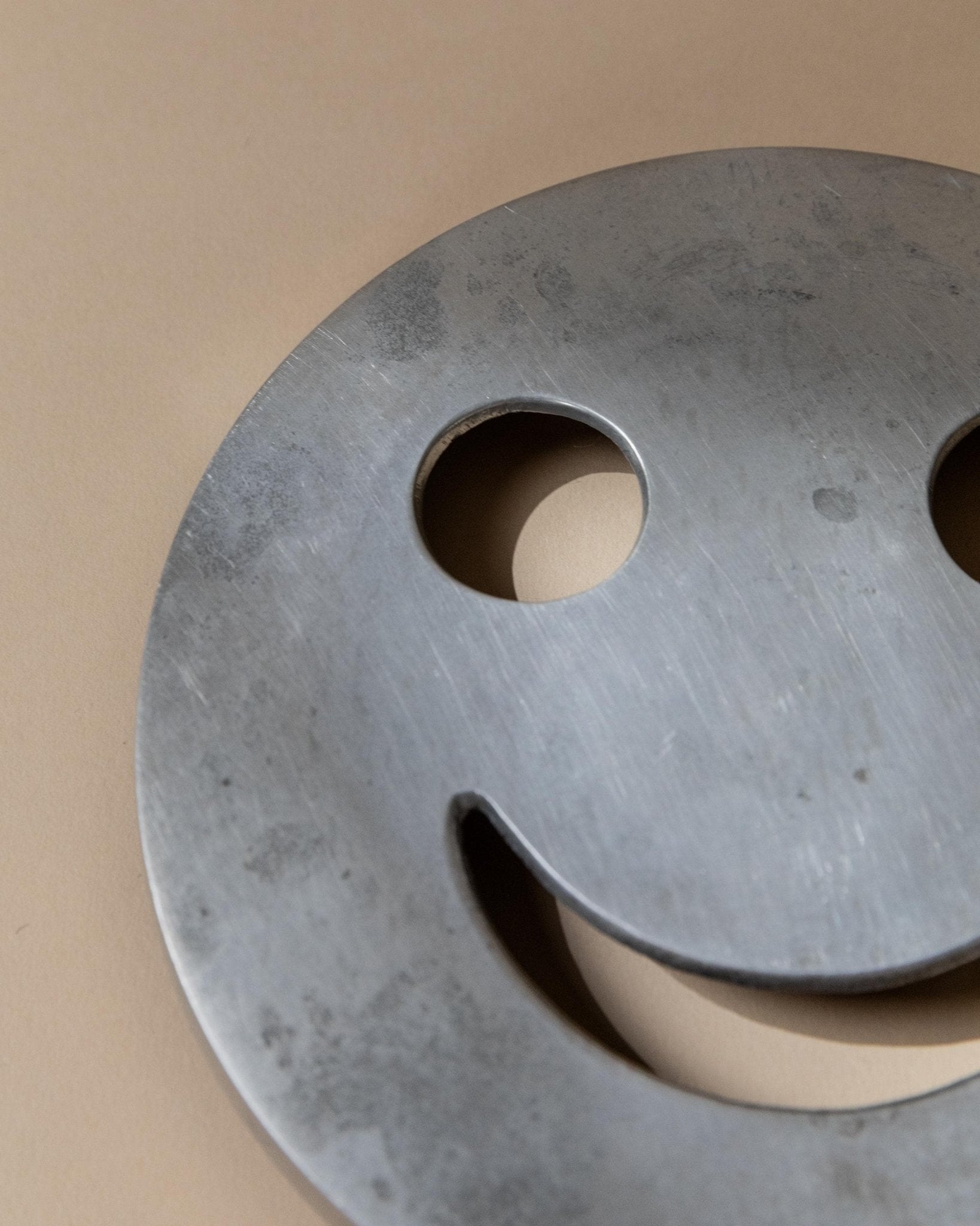 Vintage Coaster Metal - Smiley - Face Shape for Hot Drinks and Pots - Design Italy 1980s - Gift Idea Retro, Elegant Kitchen Decoration_Bottega Jacobs