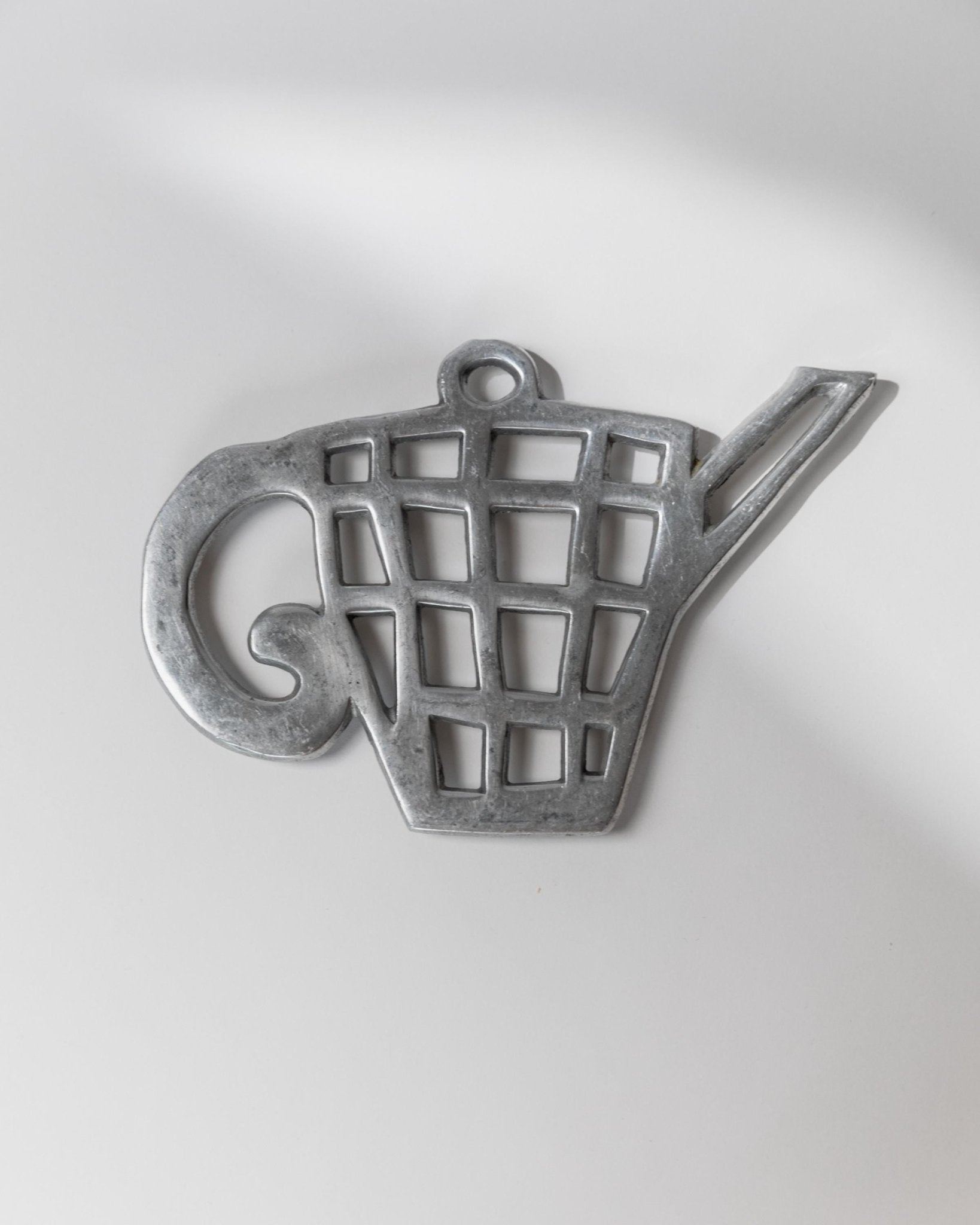 Vintage Coaster Metal - Teapot Shaped for Hot Drinks and Pots - Hoff Interieur France 1960s - Gift Idea Retro, Elegant Kitchen Decoration_Bottega Jacobs