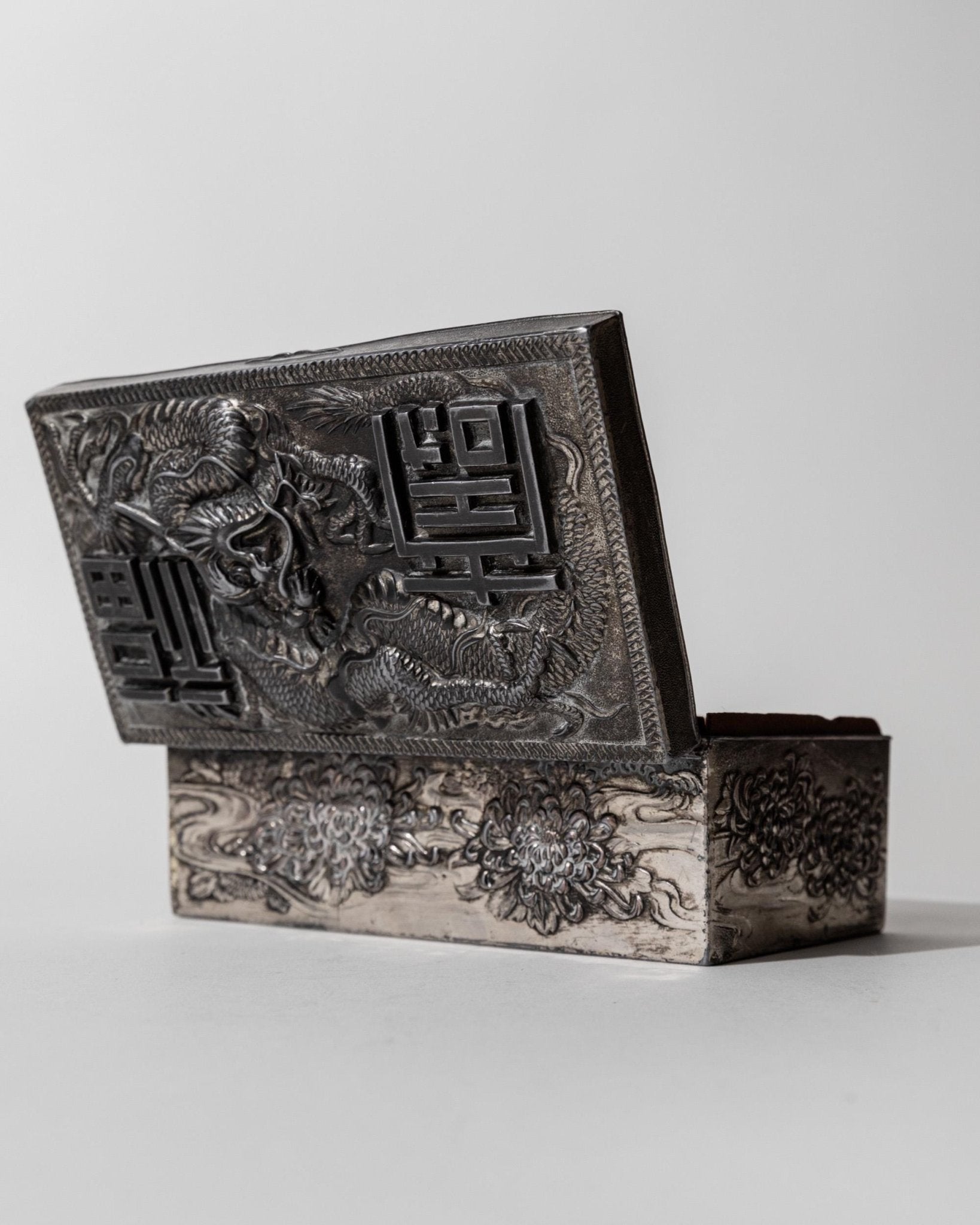 Vintage Early 19th Century Japanese Silver Plated Box Dragon Motif, Wood Inlay, Rare Jewelry or Cigarette Case, Antique Elegant Gift Idea_Bottega Jacobs