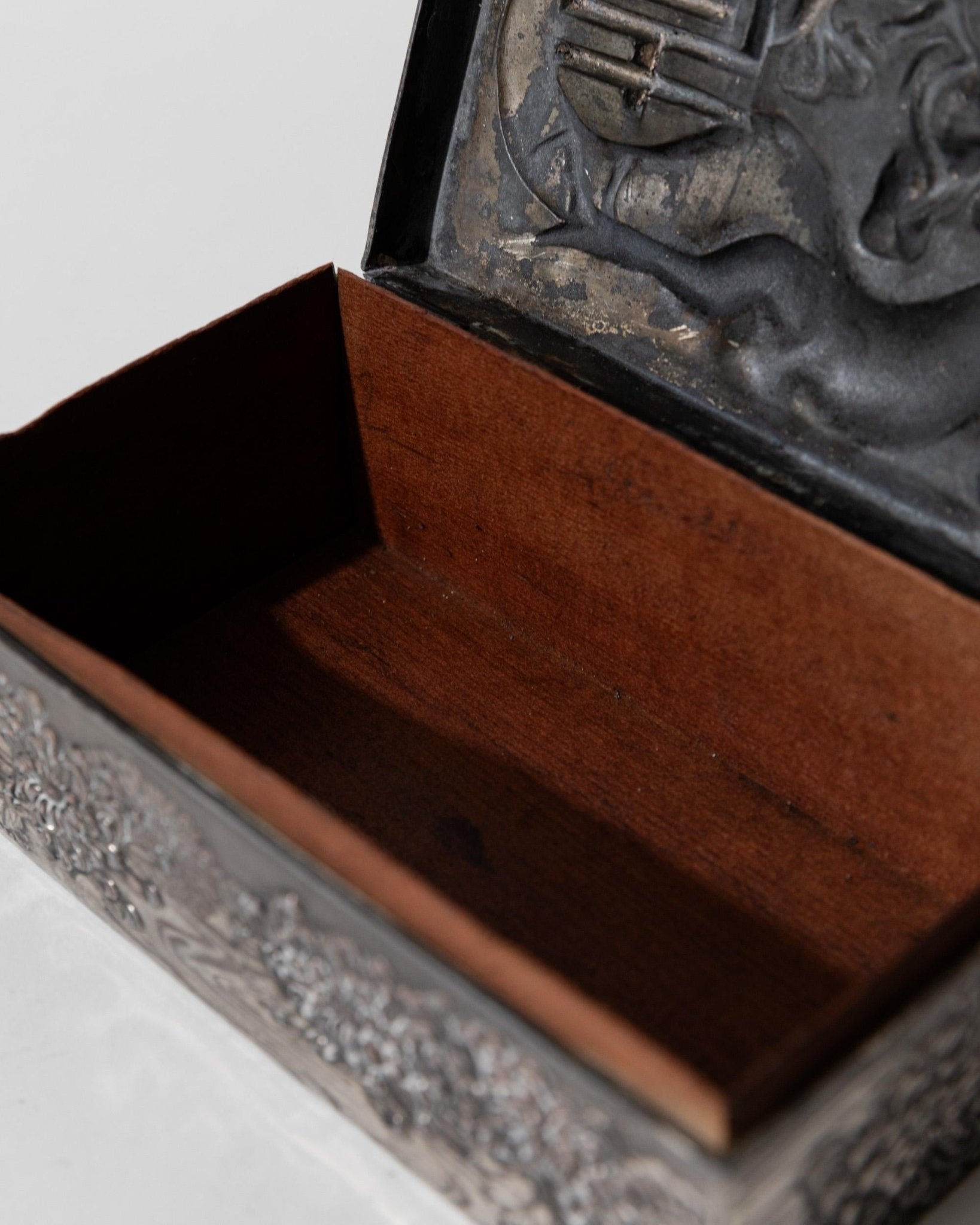 Vintage Early 19th Century Japanese Silver Plated Box Dragon Motif, Wood Inlay, Rare Jewelry or Cigarette Case, Antique Elegant Gift Idea_Bottega Jacobs