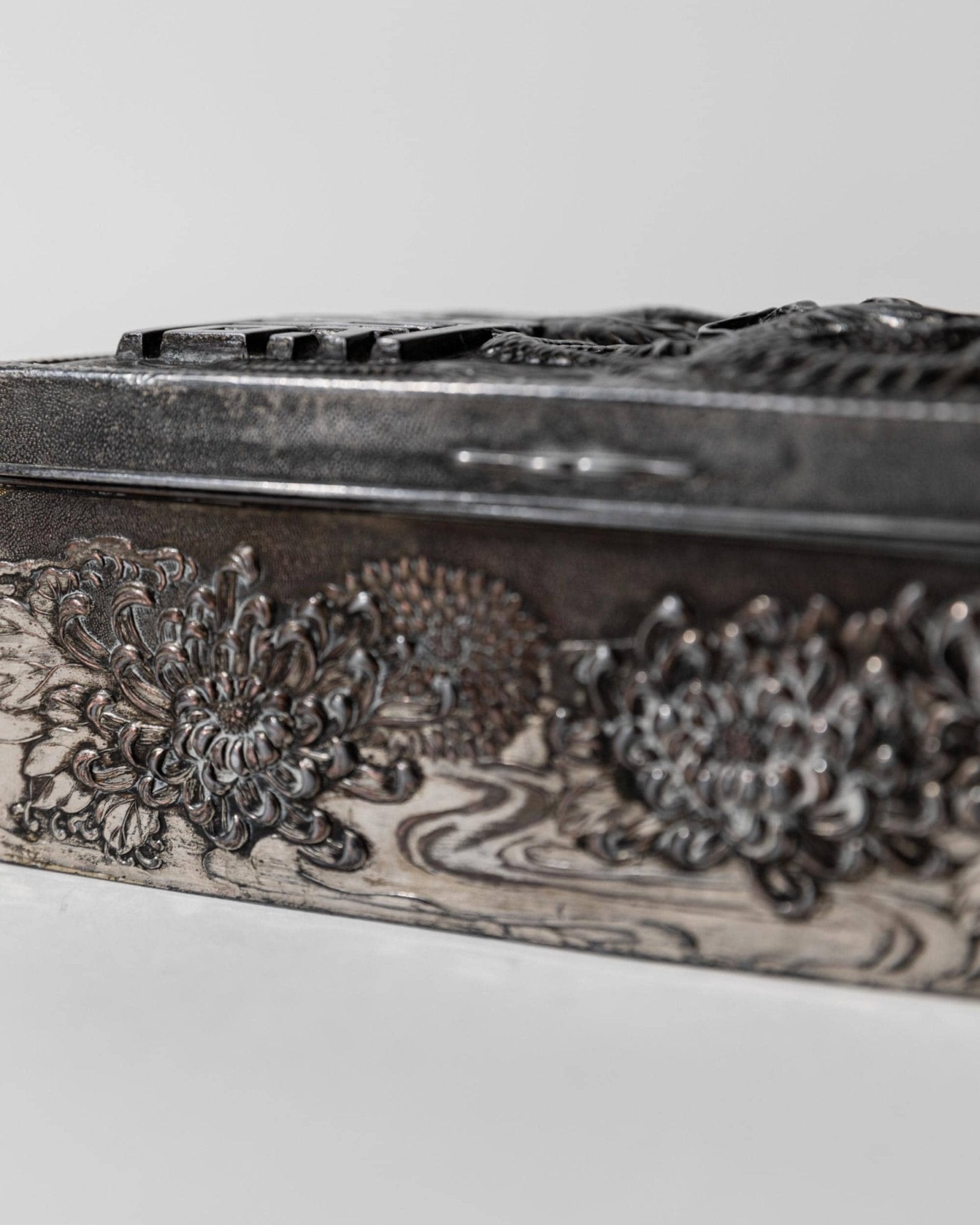 Vintage Early 19th Century Japanese Silver Plated Box Dragon Motif, Wood Inlay, Rare Jewelry or Cigarette Case, Antique Elegant Gift Idea_Bottega Jacobs