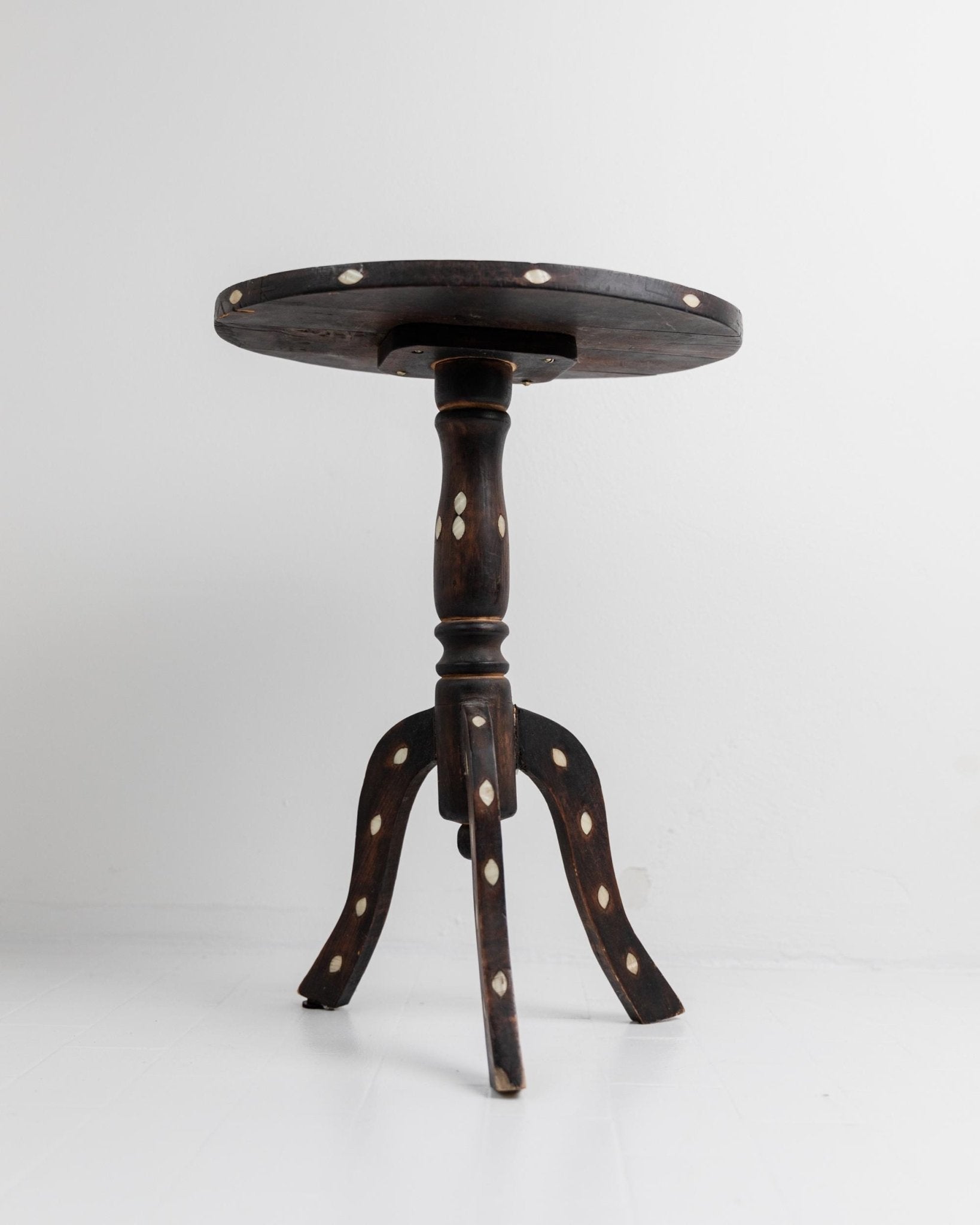 Vintage Early 19th Century Side Table, Dark Wood with Mother of Pearl Inlay, Three Legged Oval Form, Ethno Style Furniture, Gift Idea_Bottega Jacobs