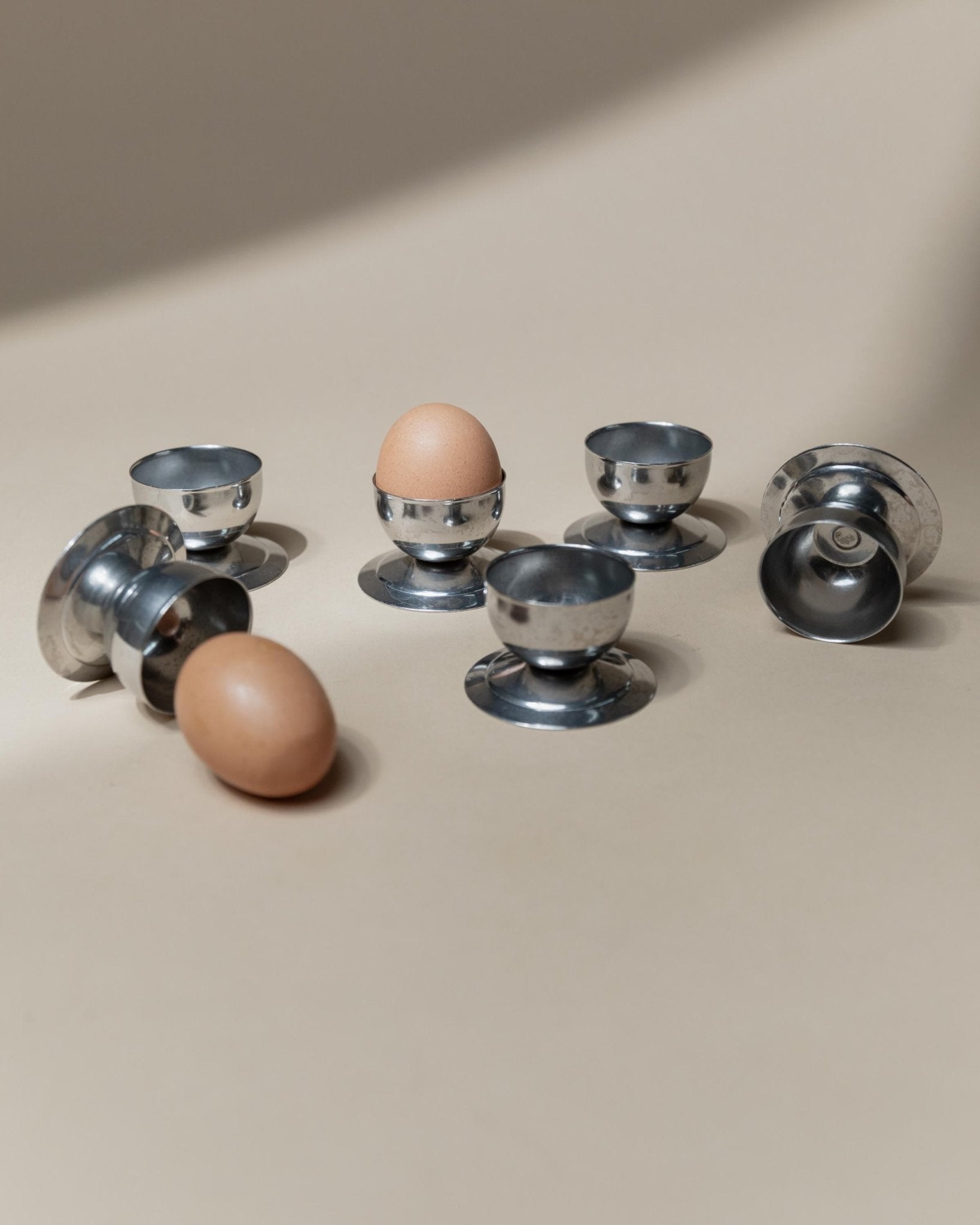 Vintage Egg Cups Set of 6 - Stainless Steel, dishwasher safe, Timeless Space Age Design Italy 1970s - Gift Idea Retro, Elegant Table Decor_Bottega Jacobs