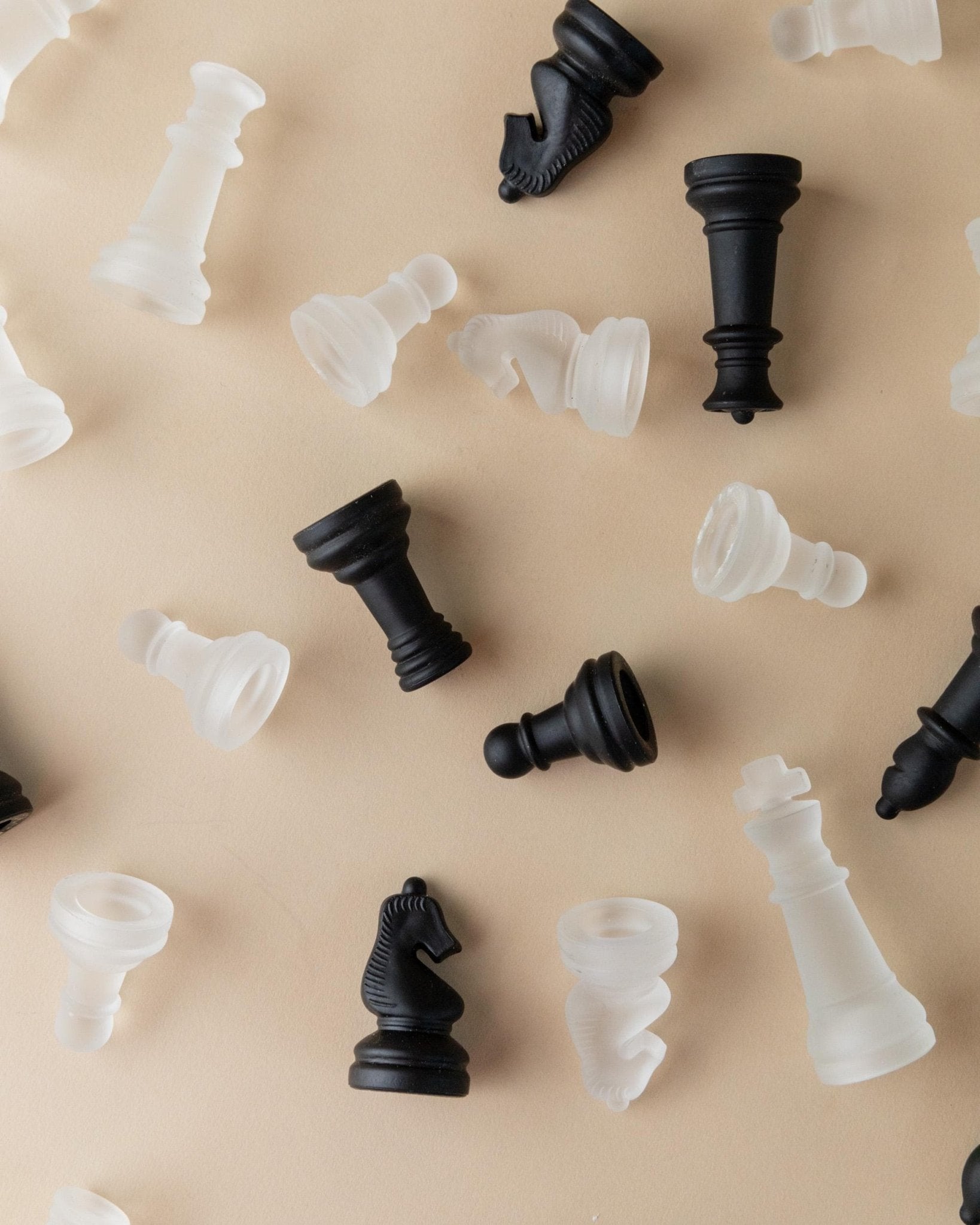 Vintage Glass Chessboard - Black and Frosted Glass Chess Pieces - minimal, timeless Design Italy 1980s - Elegant, unique Gift Idea_Bottega Jacobs