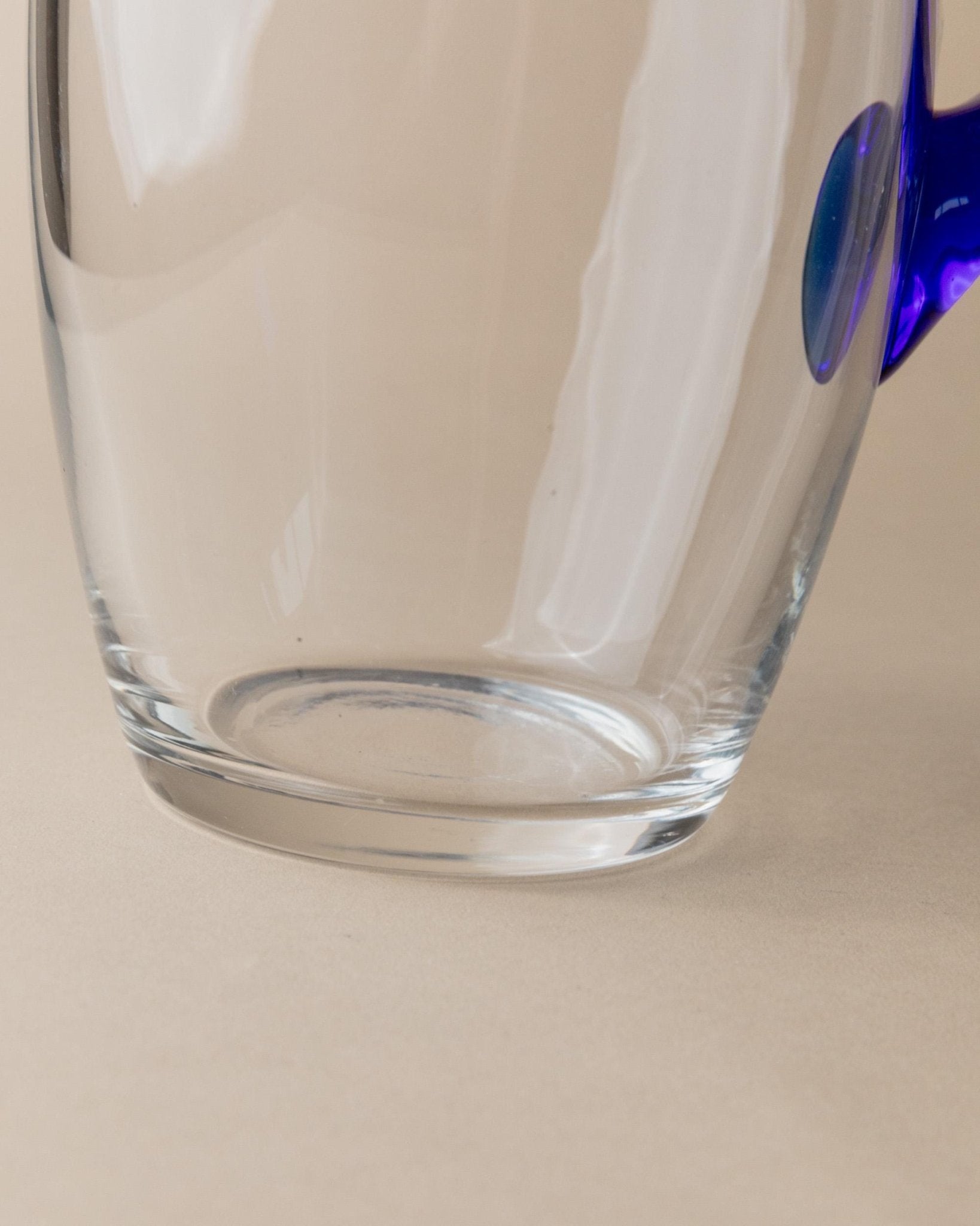 Vintage Glass jug - clear glass and blue handle - Mid Century Design Italy 1970s - Stylish table decoration, gift idea retro_Bottega Jacobs