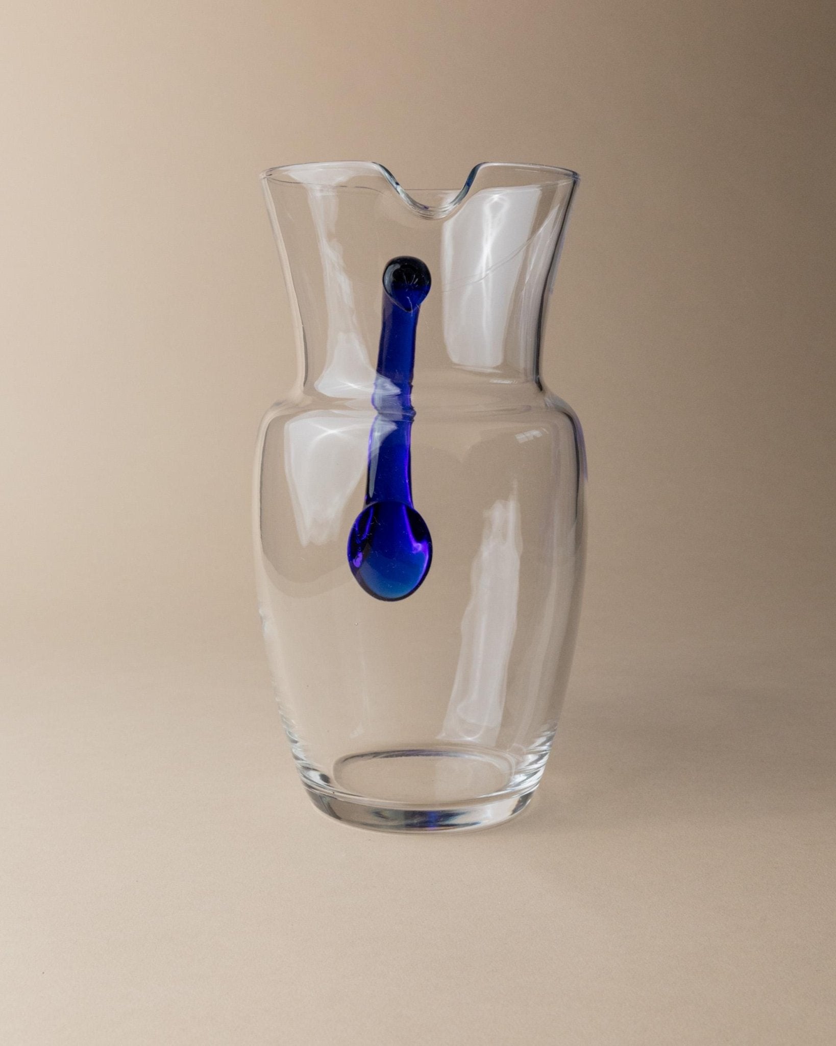 Vintage Glass jug - clear glass and blue handle - Mid Century Design Italy 1970s - Stylish table decoration, gift idea retro_Bottega Jacobs