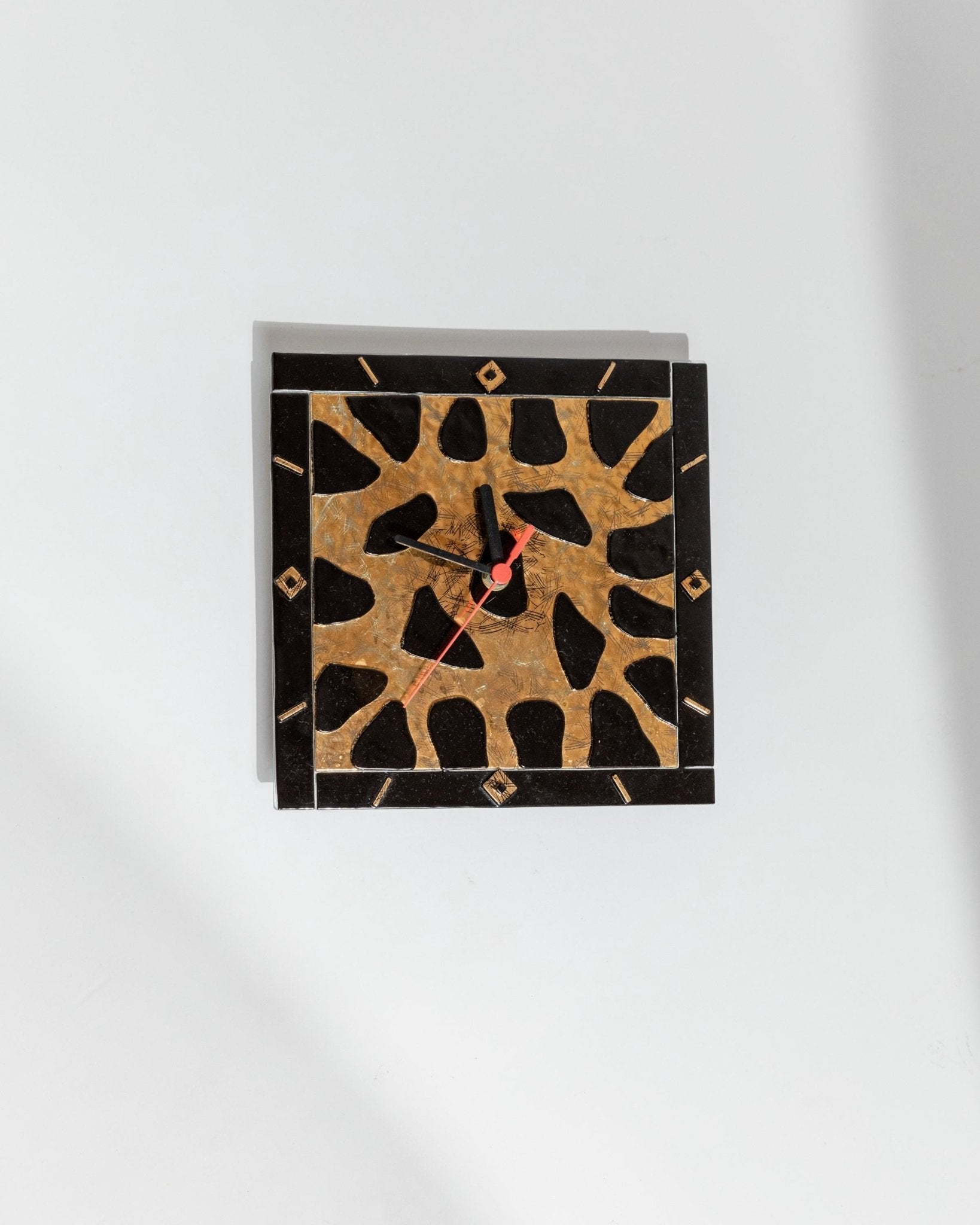 Vintage glass wall clock Italy 1980s - leo pattern in gold and black - Murano glass Memphis style - gift retro, 80s pop art_Bottega Jacobs