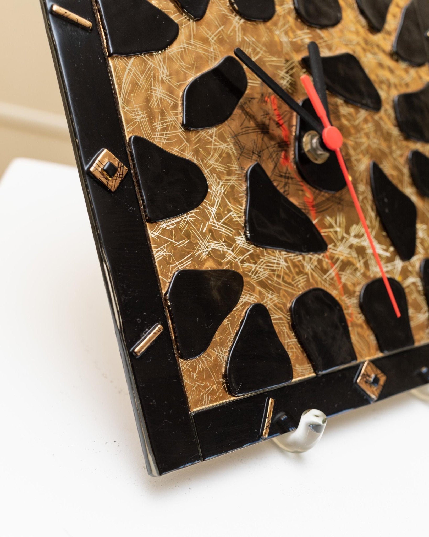 Vintage glass wall clock Italy 1980s - leo pattern in gold and black - Murano glass Memphis style - gift retro, 80s pop art_Bottega Jacobs