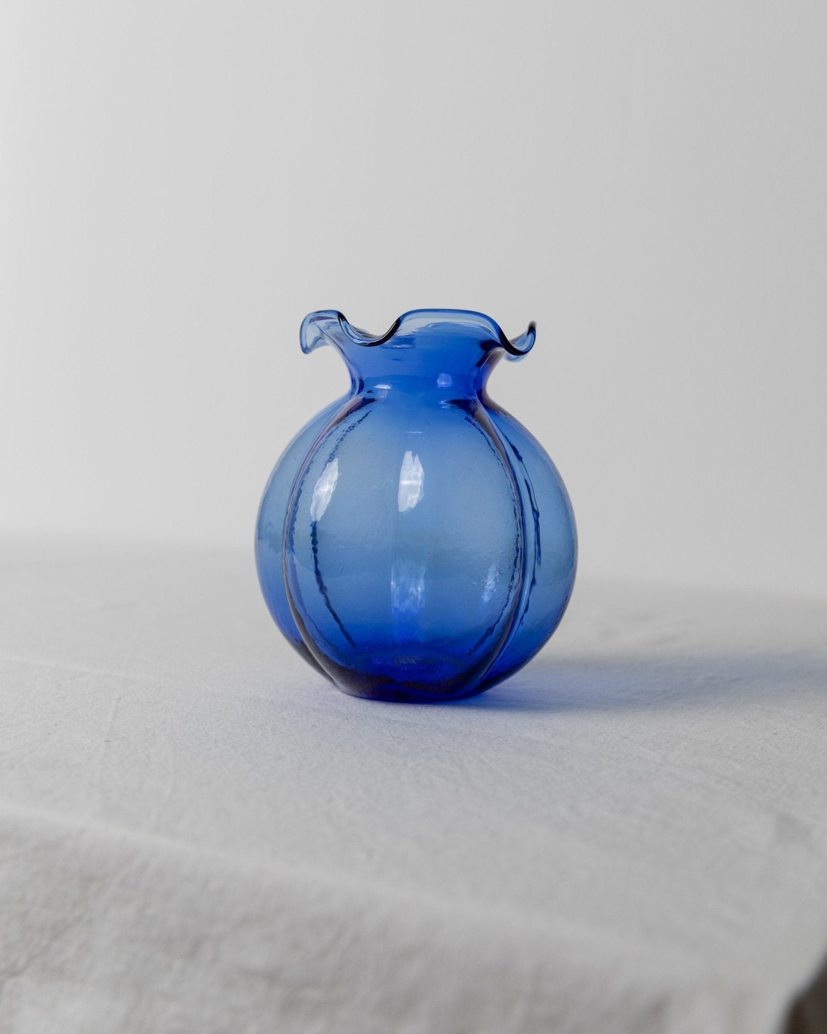 Vintage Hazel Atlas Uranium Glass Vase - Cobalt blue Fenton flower vase, bulbous shape - Italy 1930s - Decorative retro vase, gift idea - Bottega Jacobs