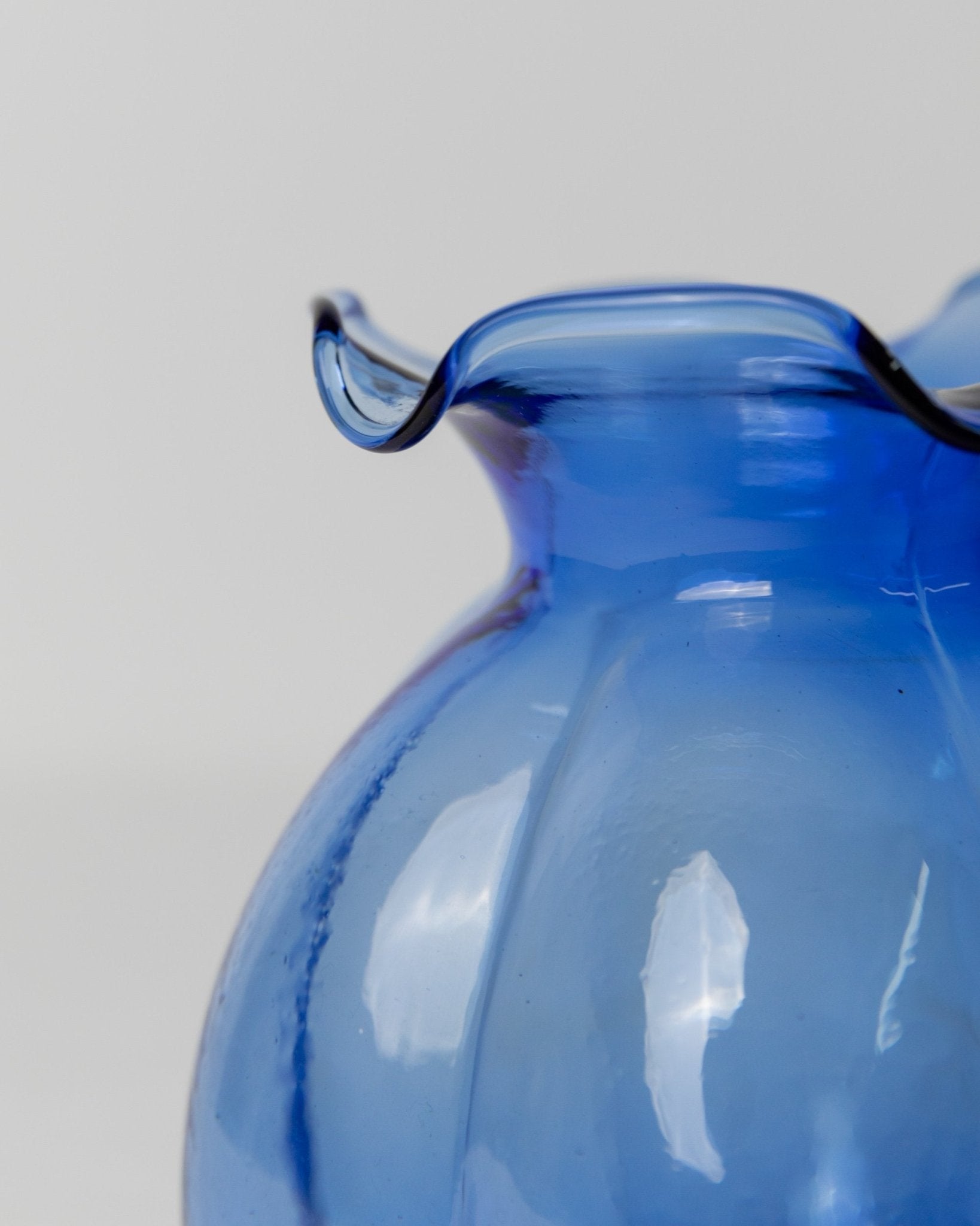 Vintage Hazel Atlas Uranium Glass Vase - Cobalt blue Fenton flower vase, bulbous shape - Italy 1930s - Decorative retro vase, gift idea - Bottega Jacobs