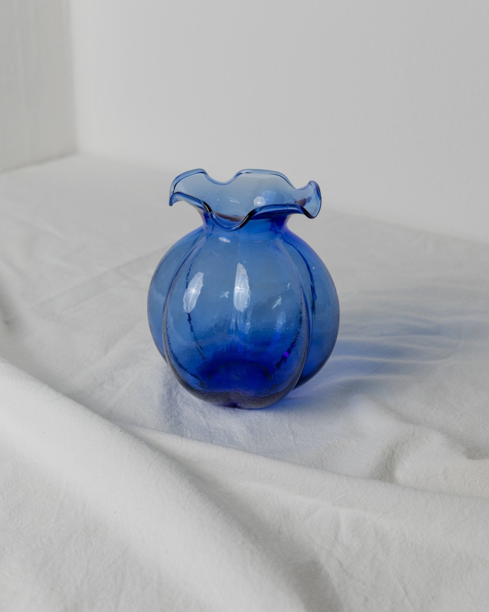 Vintage Hazel Atlas Uranium Glass Vase - Cobalt blue Fenton flower vase, bulbous shape - Italy 1930s - Decorative retro vase, gift idea - Bottega Jacobs