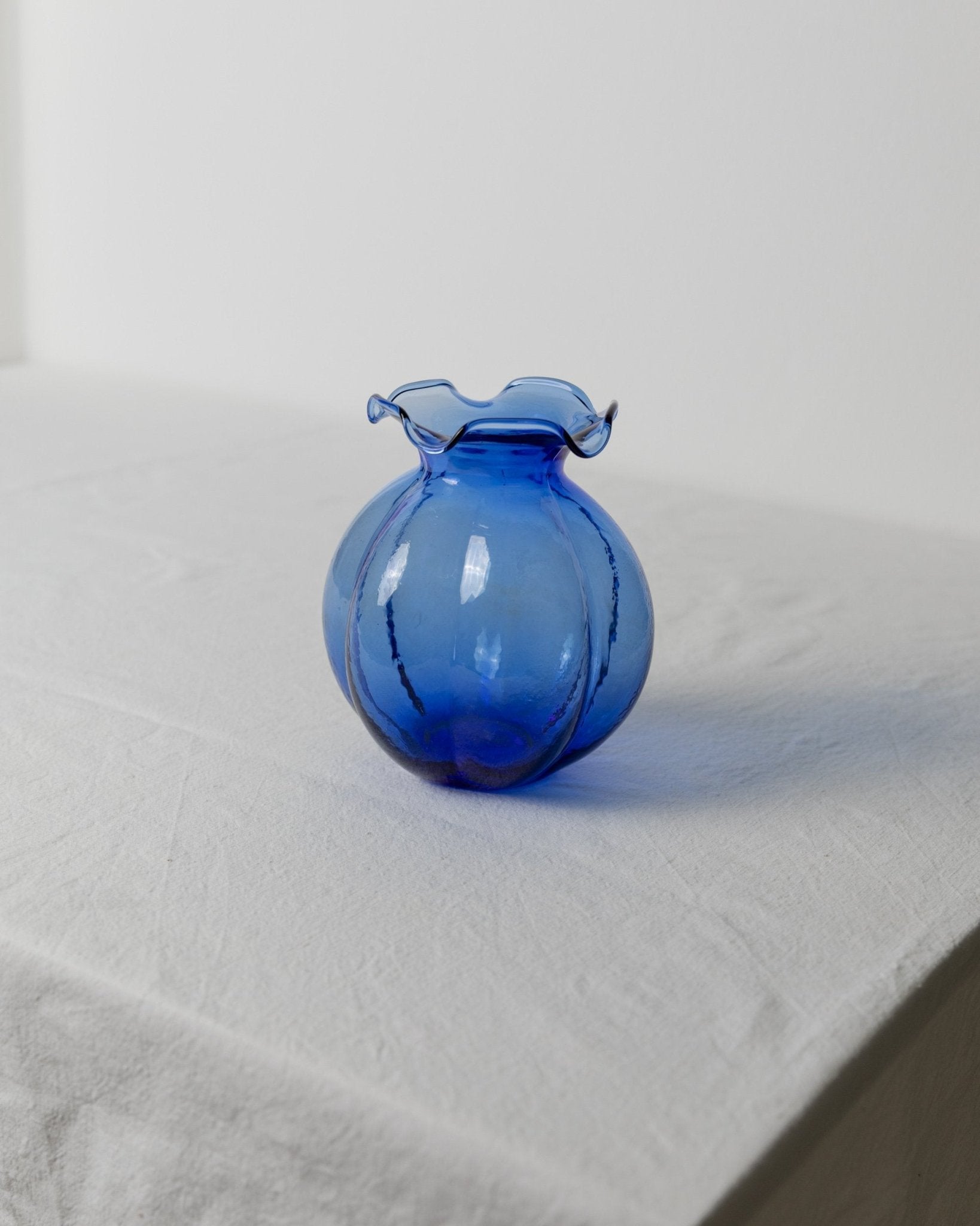 Vintage Hazel Atlas Uranium Glass Vase - Cobalt blue Fenton flower vase, bulbous shape - Italy 1930s - Decorative retro vase, gift idea - Bottega Jacobs