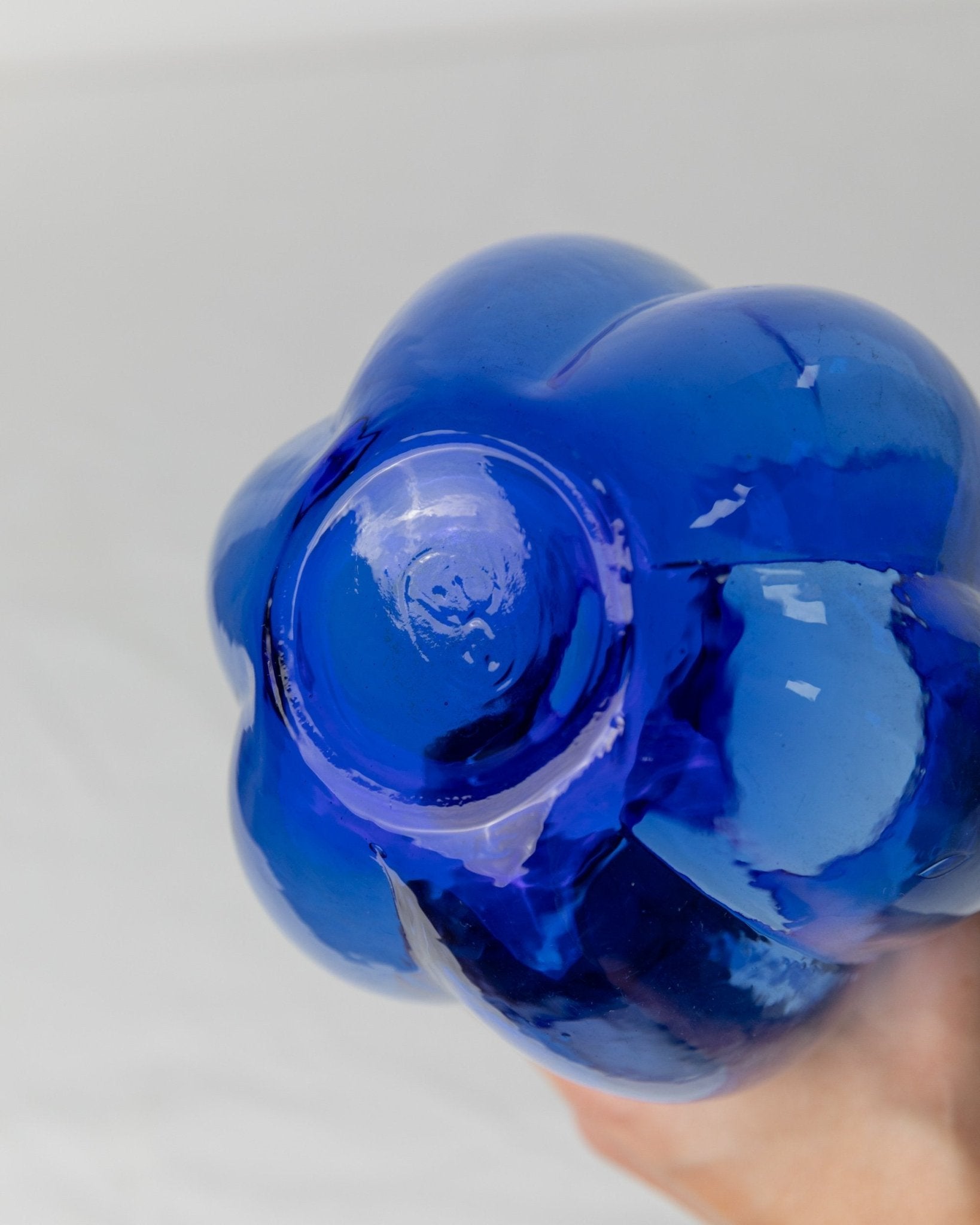 Vintage Hazel Atlas Uranium Glass Vase - Cobalt blue Fenton flower vase, bulbous shape - Italy 1930s - Decorative retro vase, gift idea - Bottega Jacobs