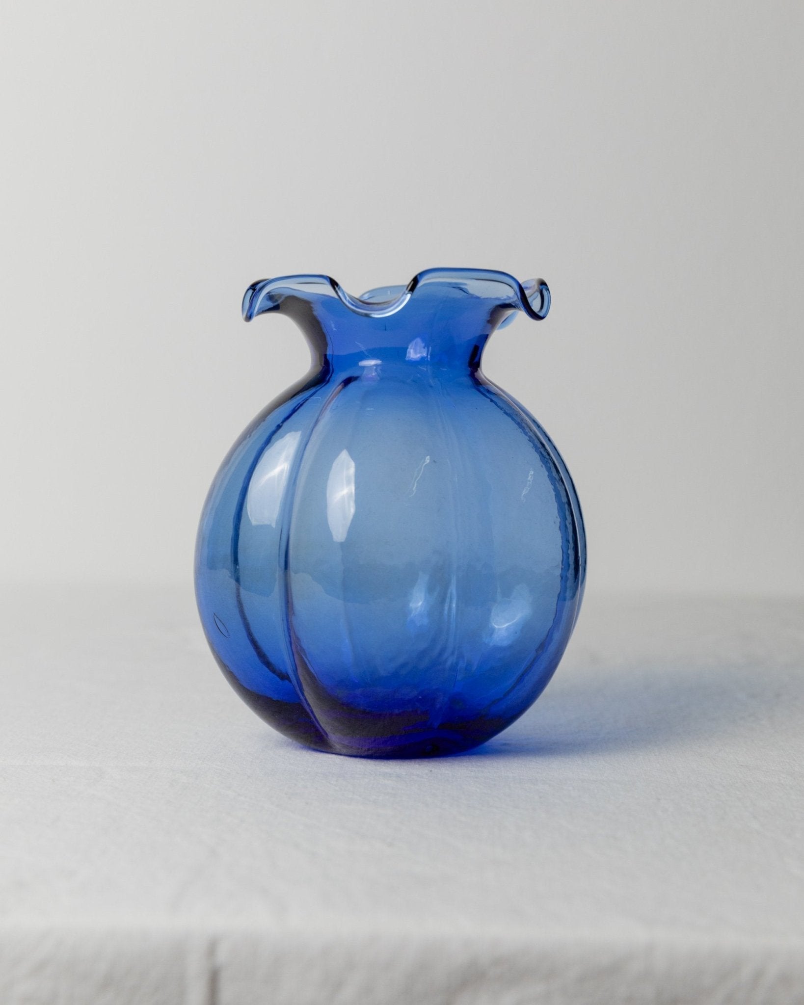 Vintage Hazel Atlas Uranium Glass Vase - Cobalt blue Fenton flower vase, bulbous shape - Italy 1930s - Decorative retro vase, gift idea - Bottega Jacobs