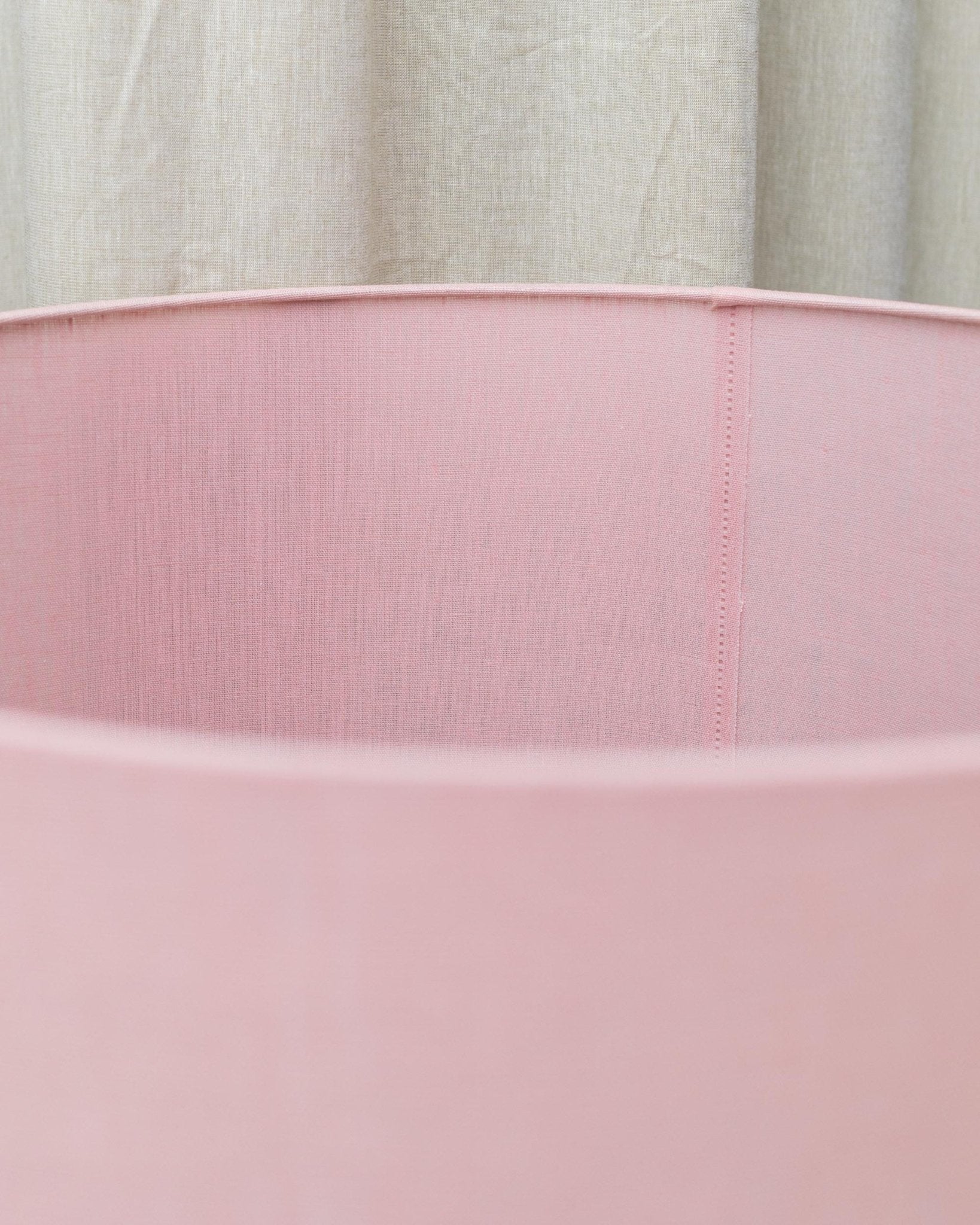 Vintage Holmegaard Plaza table lamp by Hsin - Lung Lin for Glasværk 1970s - White glass with pink fabric shade - Elegant retro lamp, gift idea_Bottega Jacobs