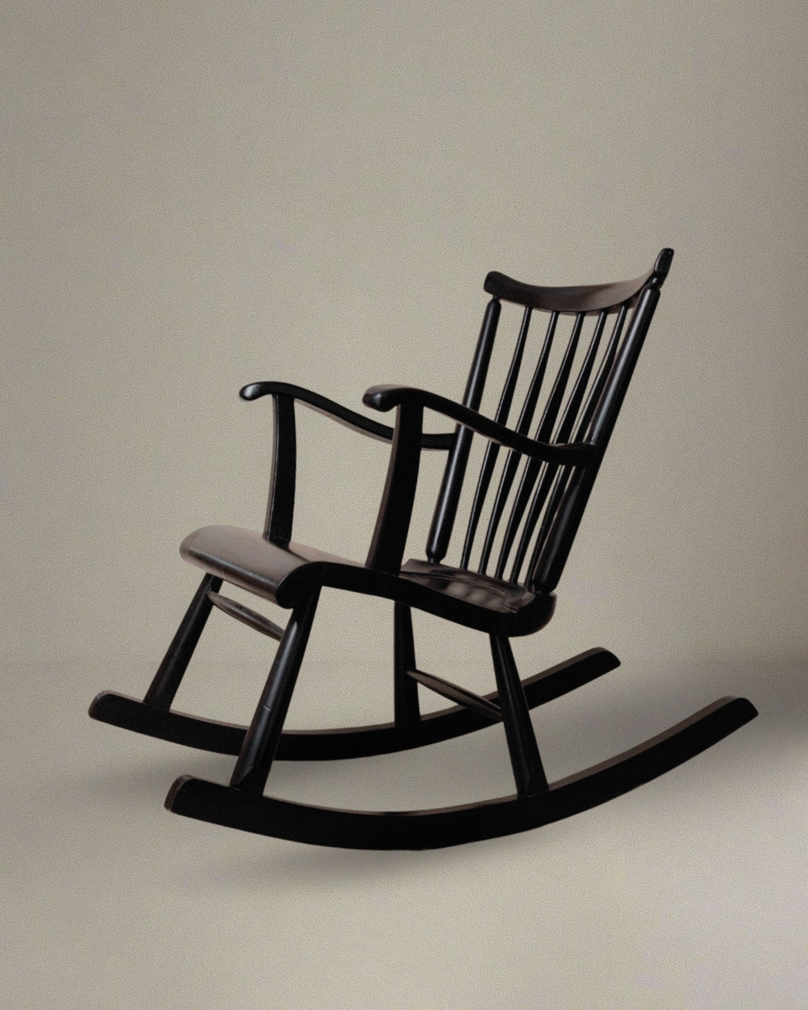 Vintage Ilmari Lappalainen for Asko rocking chair - Timeless classic shape - Armchair for swinging - Scandinavian Mid Century Design 1960s_Bottega Jacobs