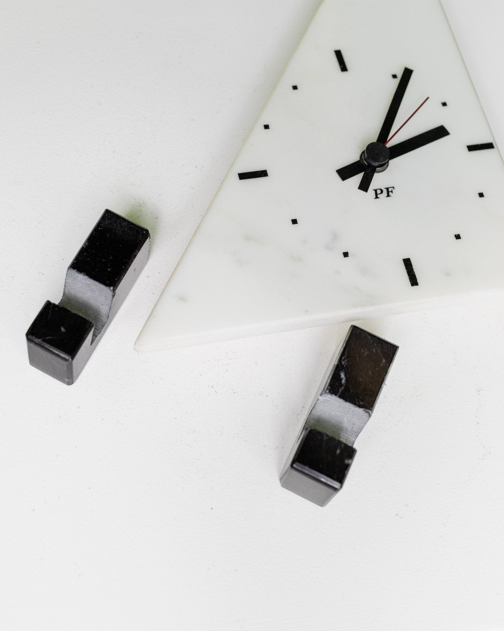 Vintage marble triangle grandfather clock 1980s - Pop Art wall clock by PF - Memphis Style Italy - Bottega Jacobs