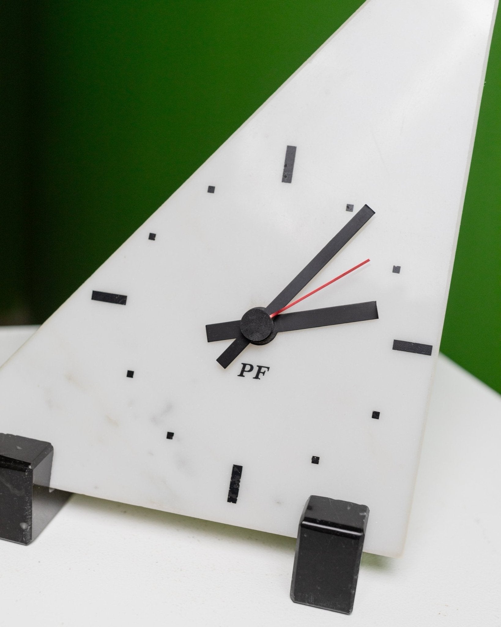 Vintage marble triangle grandfather clock 1980s - Pop Art wall clock by PF - Memphis Style Italy - Bottega Jacobs