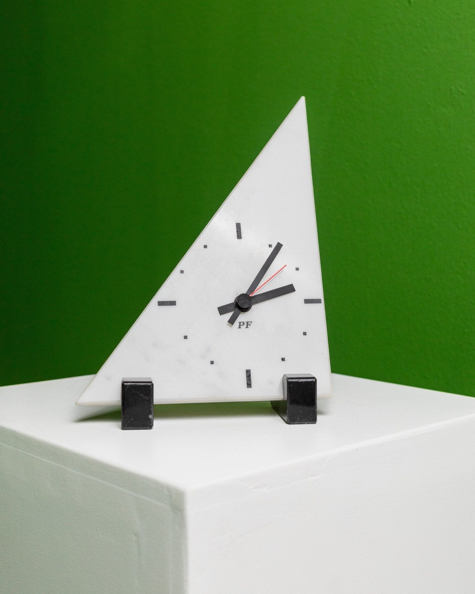 Vintage marble triangle grandfather clock 1980s - Pop Art wall clock by PF - Memphis Style Italy - Bottega Jacobs