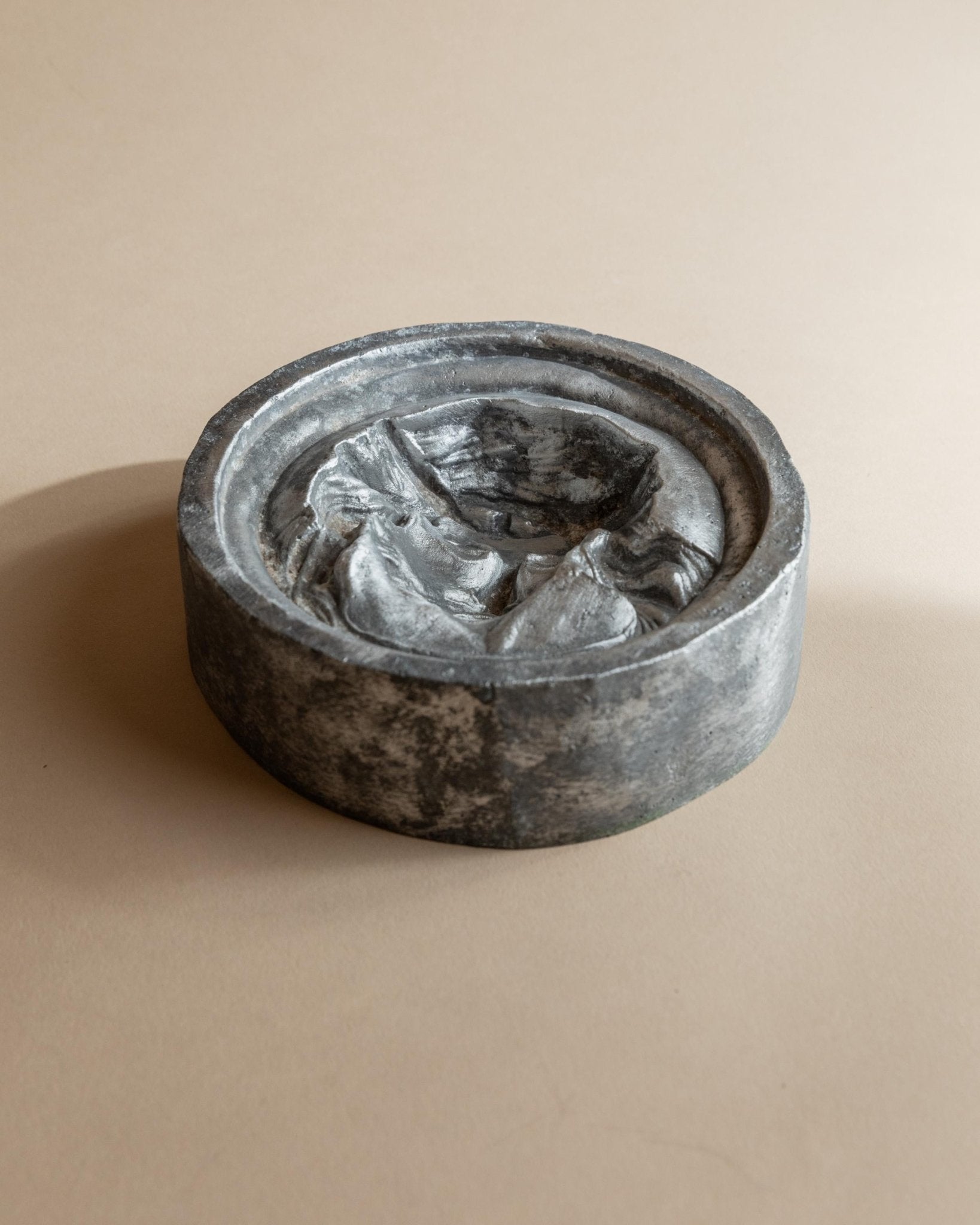 Vintage Metal Ashtray or Bowl Jesus Face Relief - Old Plaster Mold made in Italy 1950s - Unique Gift Idea, Elegant Table Decoration_Bottega Jacobs