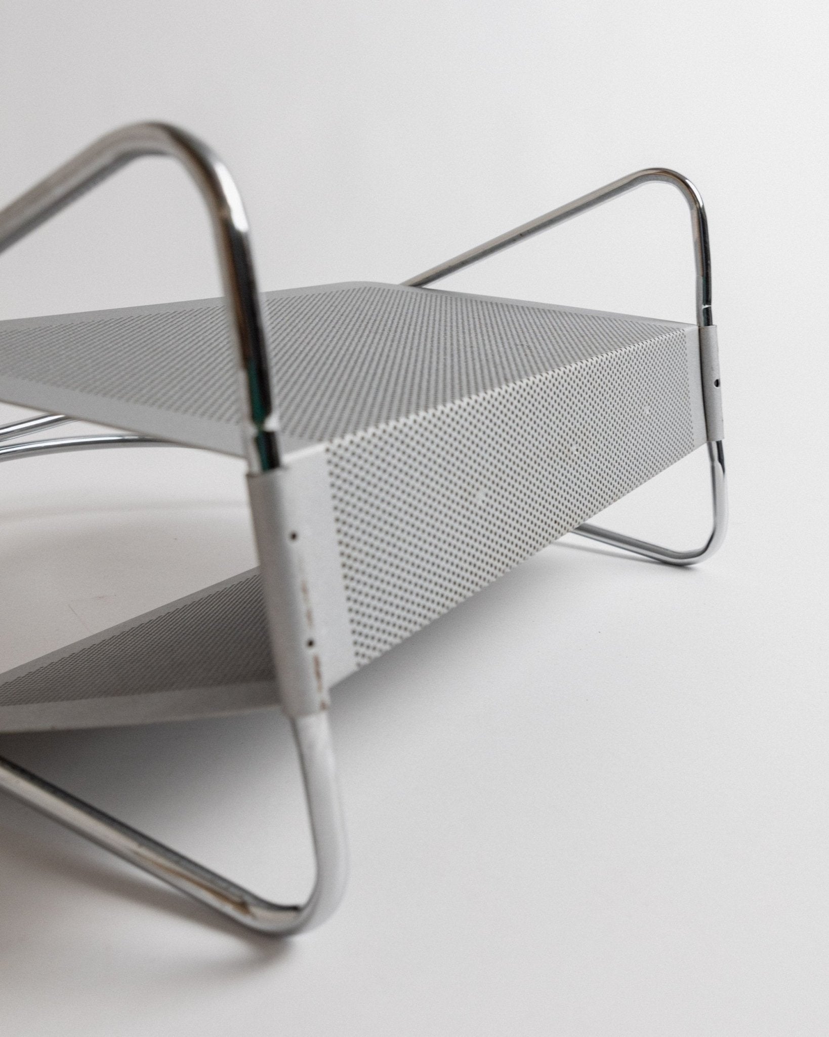 Vintage metal magazine rack by Mascagni - perforated, chrome - plated - space age design Italy 70s - magazine storage, retro gift - Bottega Jacobs