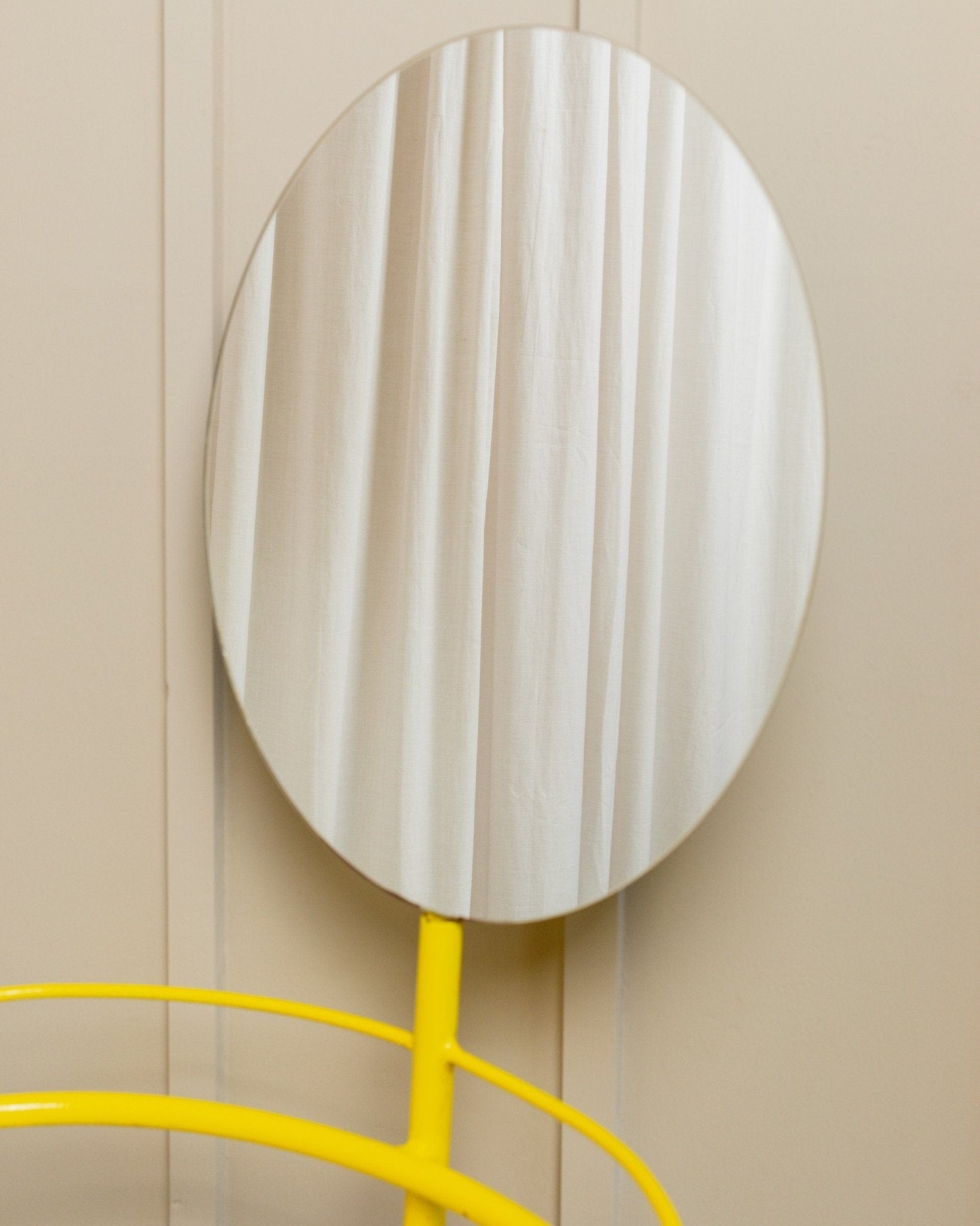 Vintage metal side table with mirror 1960s - multifunctional yellow shelf from Italy - Bottega Jacobs