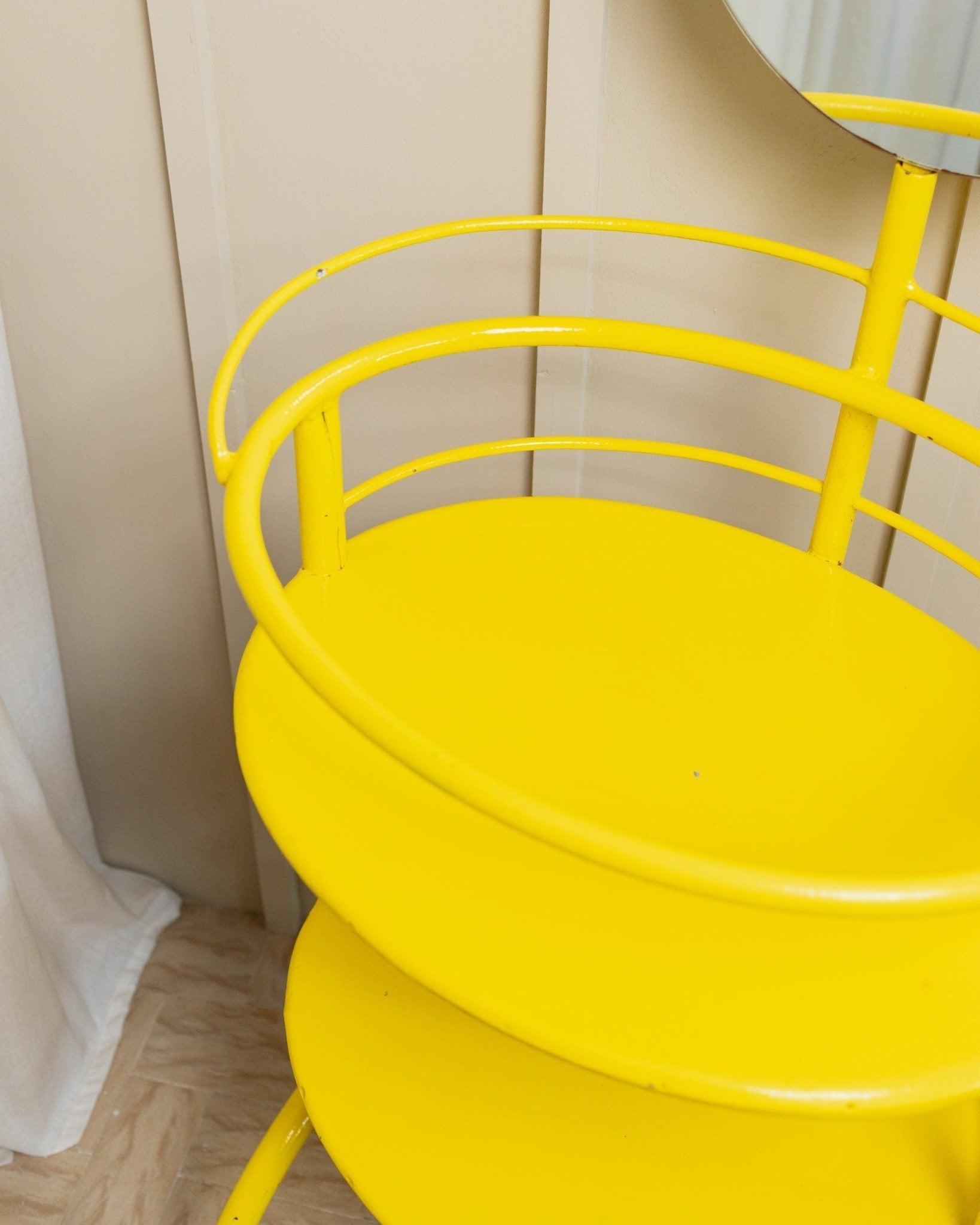 Vintage metal side table with mirror 1960s - multifunctional yellow shelf from Italy - Bottega Jacobs