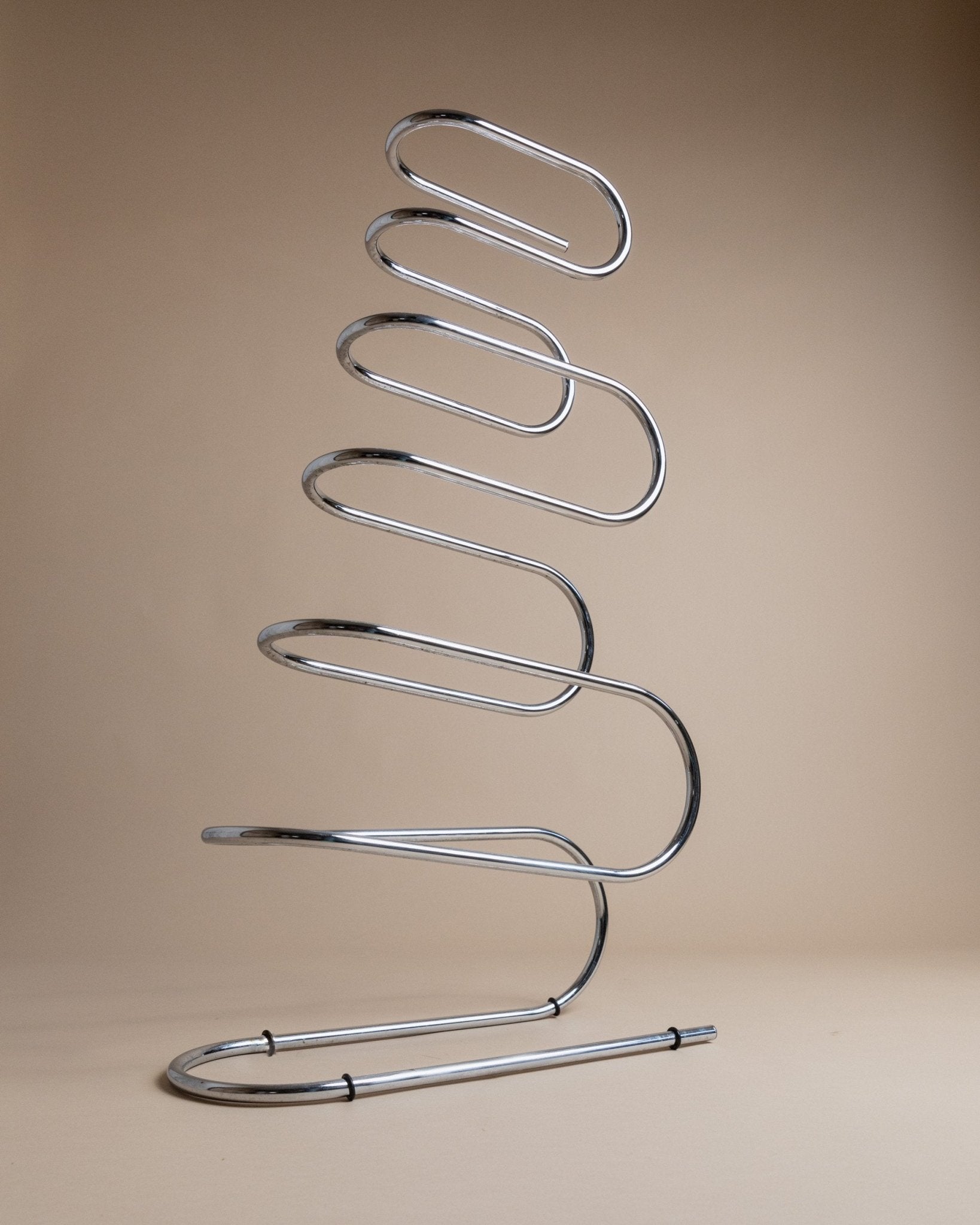Vintage Metal Towel Rack, Clothes Rack - Space Age Design 1980s - Decorative Storage Clothes, Bathroom or Wardrobe, Retro Gift - Bottega Jacobs