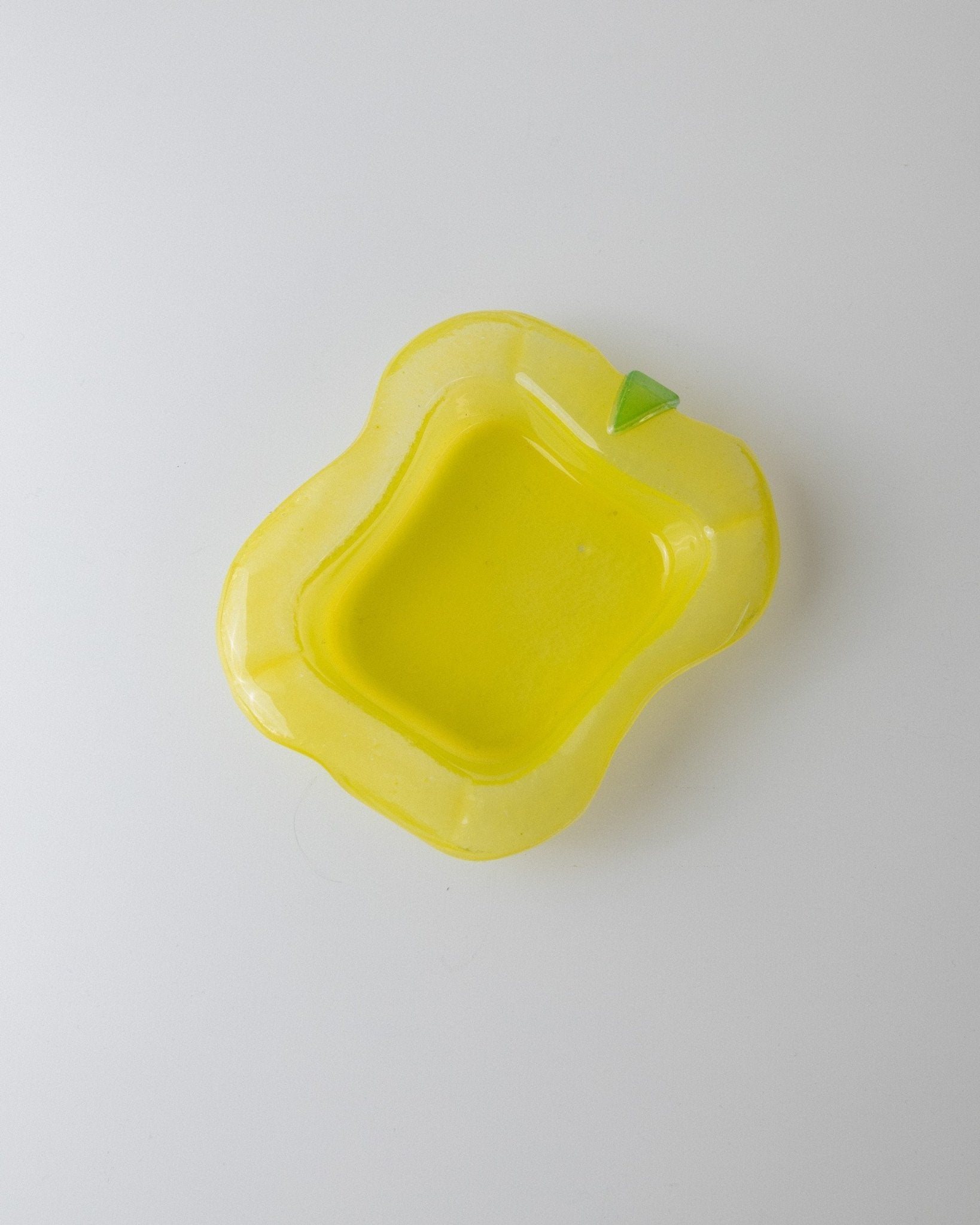Vintage Murano glass ashtray - bright yellow, lemon motif - design Italy 1980s - gift idea, colourful retro decoration, pop art - Bottega Jacobs