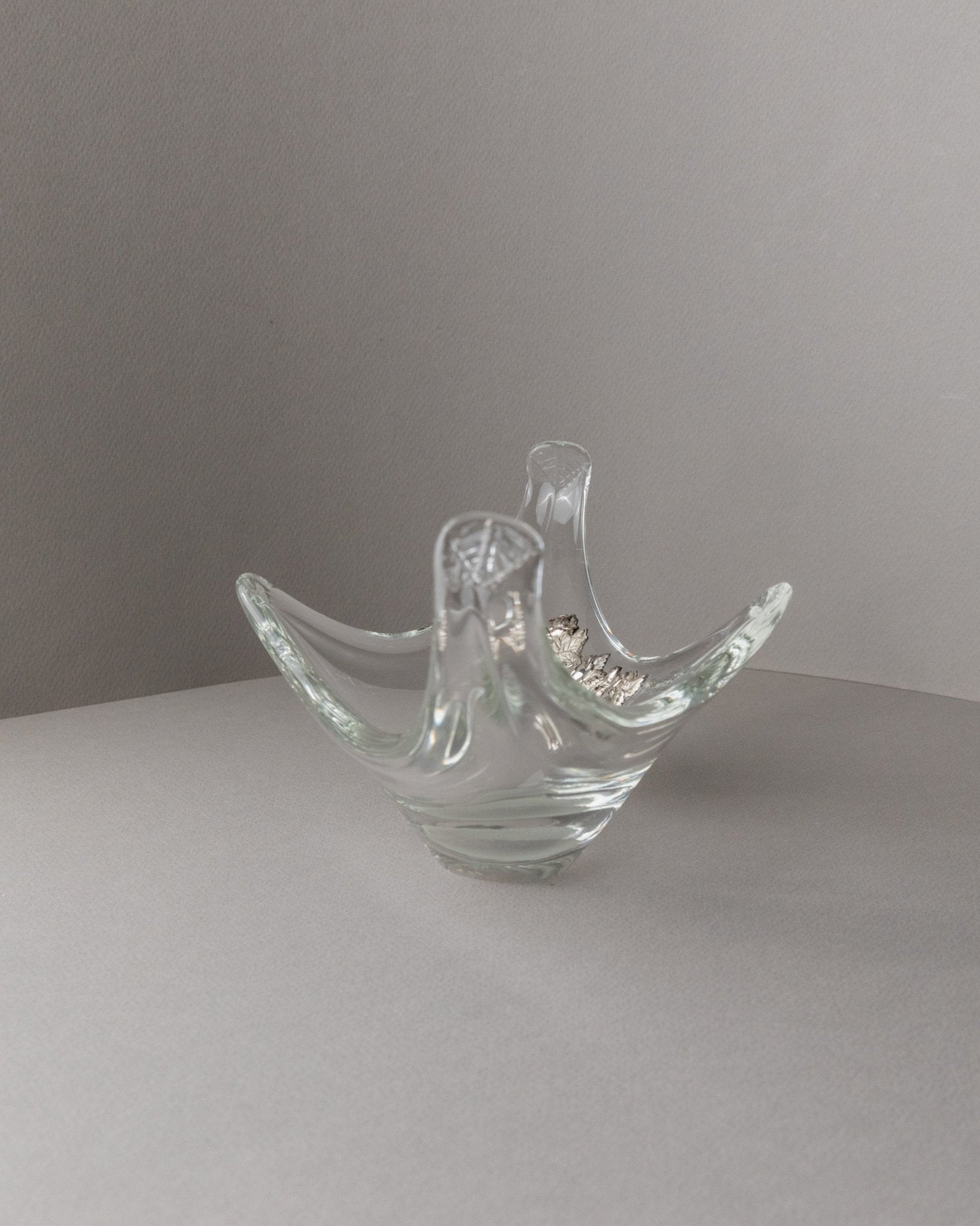 Vintage Murano glass bowl with silver detail - pointed bowl, sterling silver flowers - Italy 1970s - glass art, elegant gift idea - Bottega Jacobs