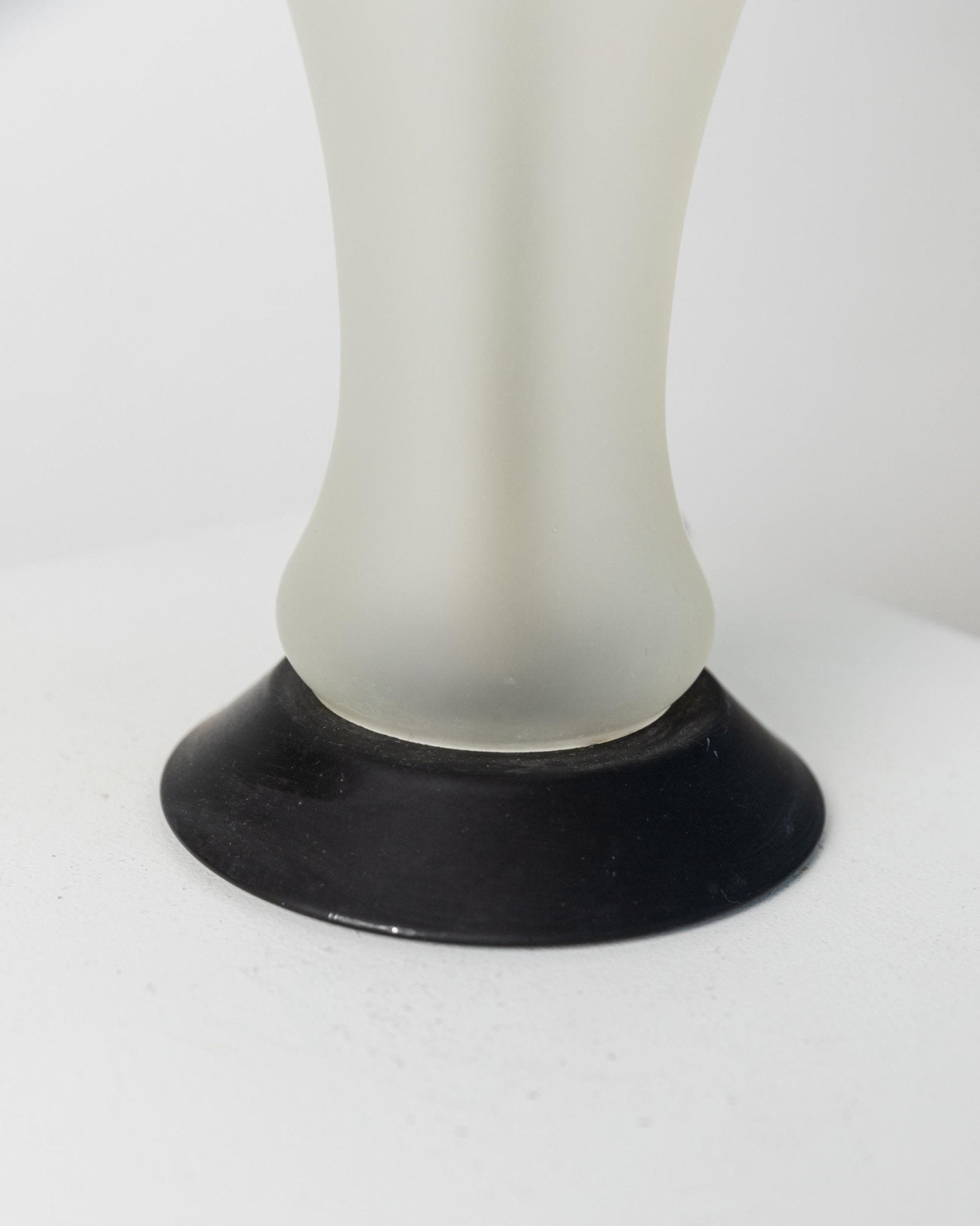 Vintage Murano Glass Table Lamp - Memphis Style, White Frosted Glass, Black Metal Details - Italy 1980s - Timeless minimal Style, Gift Idea_Bottega Jacobs