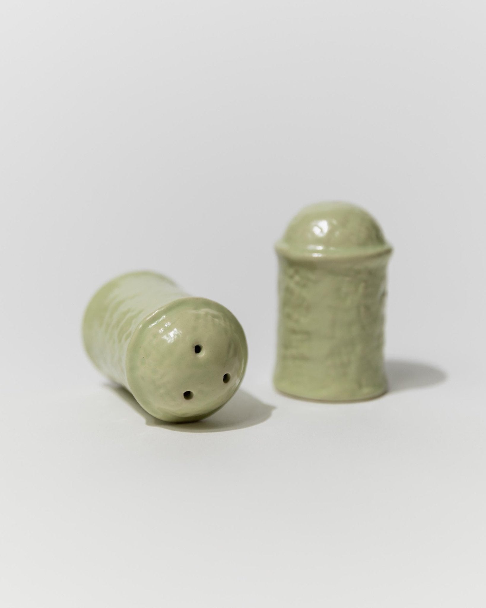 Vintage Salt and Pepper Shakers - Mint Ceramic, Masculine Shape - Minimal Design Italy 1970s - Elegant Table Decor, Gift Idea_Bottega Jacobs