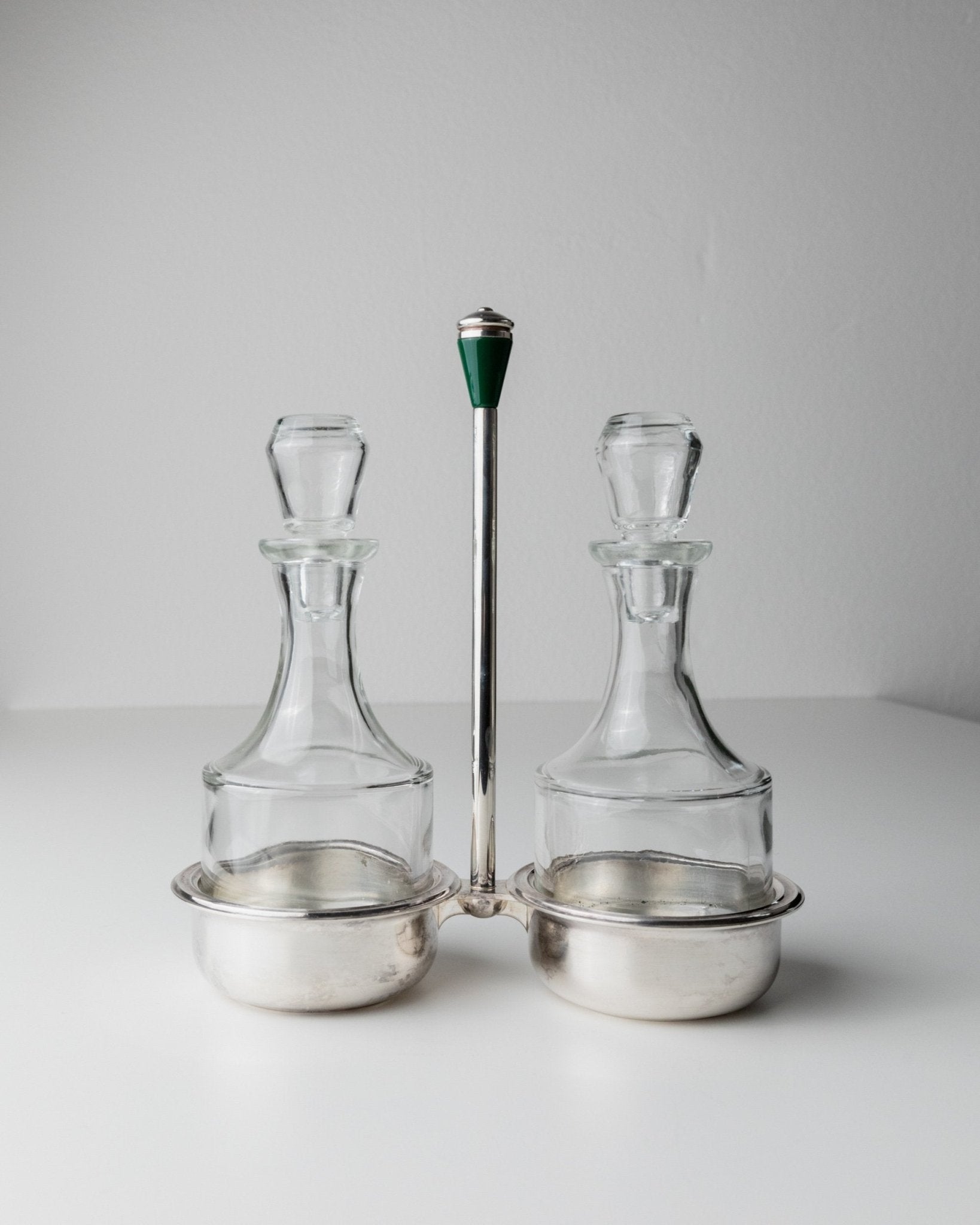 Vintage silver plated glass placemat - salt + pepper shaker, vinegar + oil bottles - Mid Century Design Italy 70s - table decoration, gift noble - Bottega Jacobs
