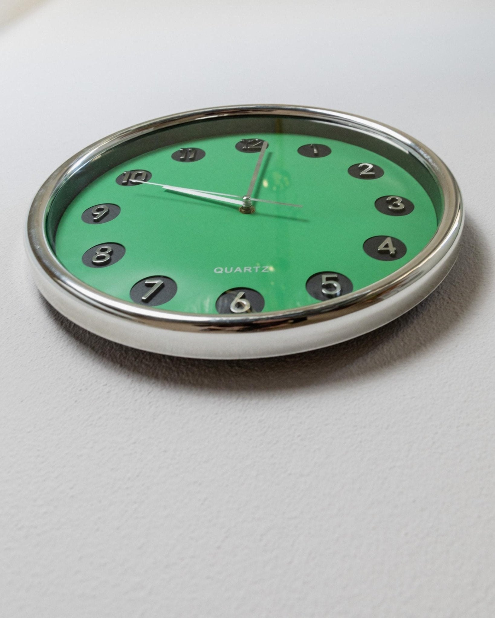 Vintage Space Age Wall Clock in Green - Poppy Design, Chrome Details, Raised Numerals, Wall Art - Italy 1970s - elegant, Unique Gift Idea_Bottega Jacobs