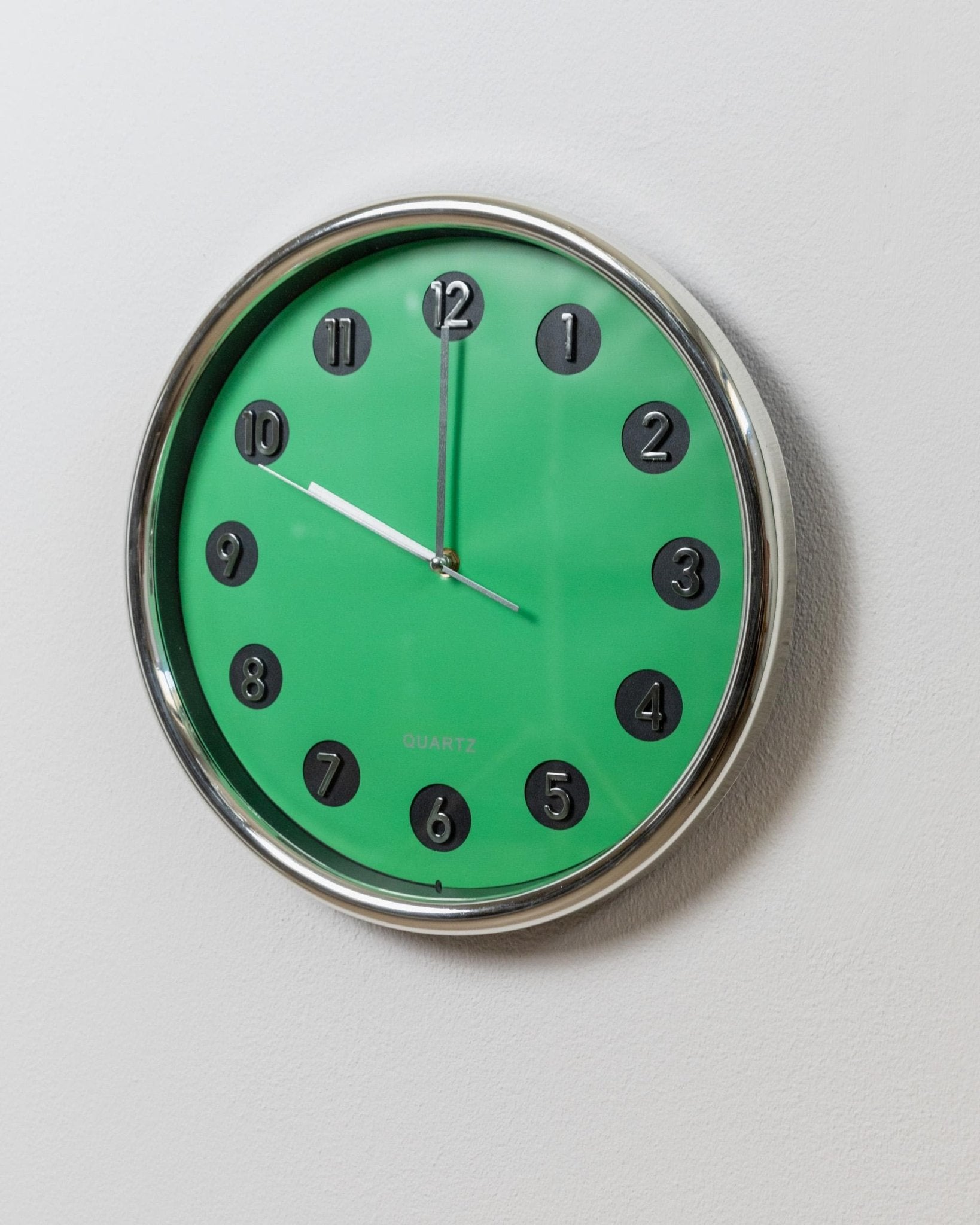 Vintage Space Age Wall Clock in Green - Poppy Design, Chrome Details, Raised Numerals, Wall Art - Italy 1970s - elegant, Unique Gift Idea_Bottega Jacobs