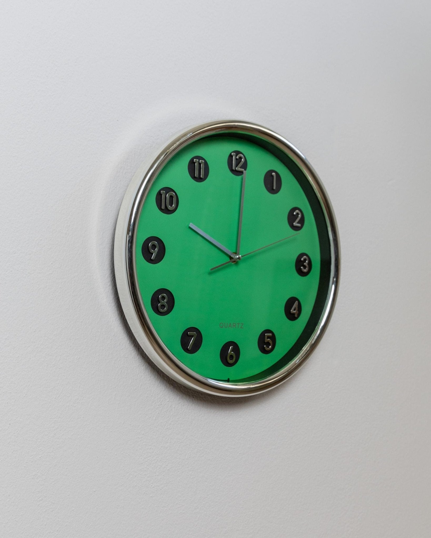 Vintage Space Age Wall Clock in Green - Poppy Design, Chrome Details, Raised Numerals, Wall Art - Italy 1970s - elegant, Unique Gift Idea_Bottega Jacobs