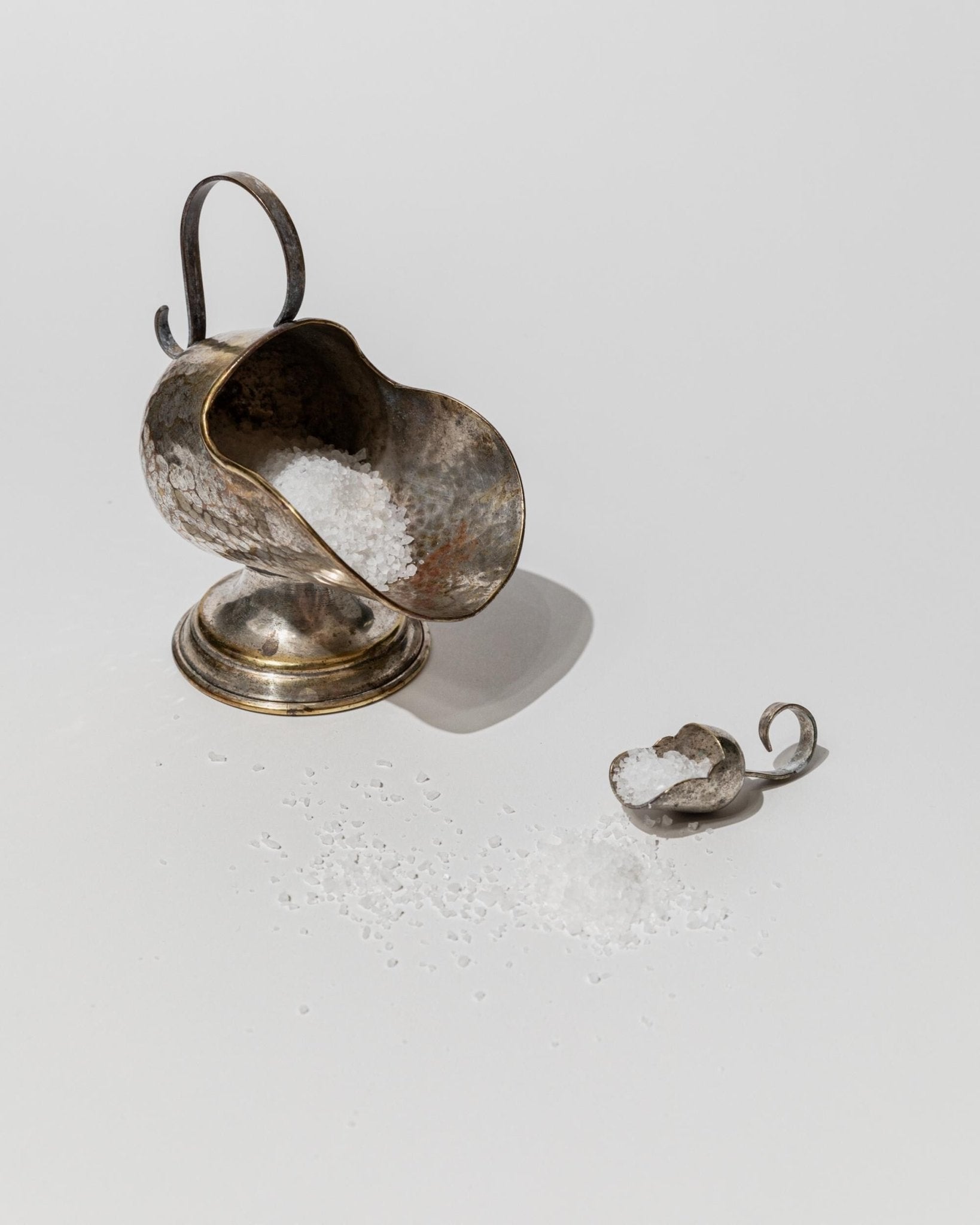 Vintage Sugar or Salt Box silver plated - handcarved, footed, with Dosing Spoon - Design Italy 1920s - Elegant Table Decoration, Gift Idea_Bottega Jacobs