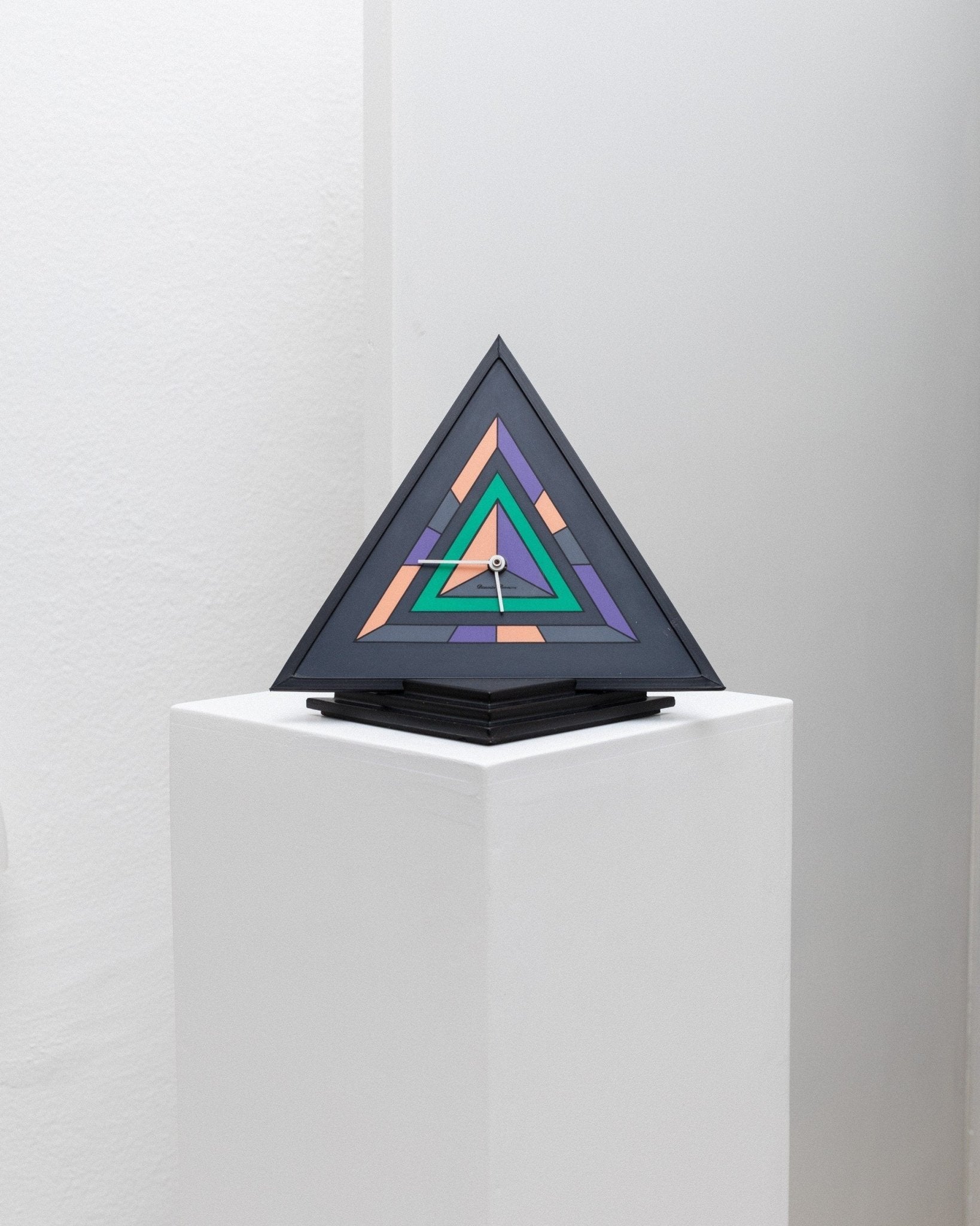 Vintage triangle stand clock two - piece - Pop Art wall clock by Diamantini Domeniconi - Memphis Style - Italy 1980s - Bottega Jacobs