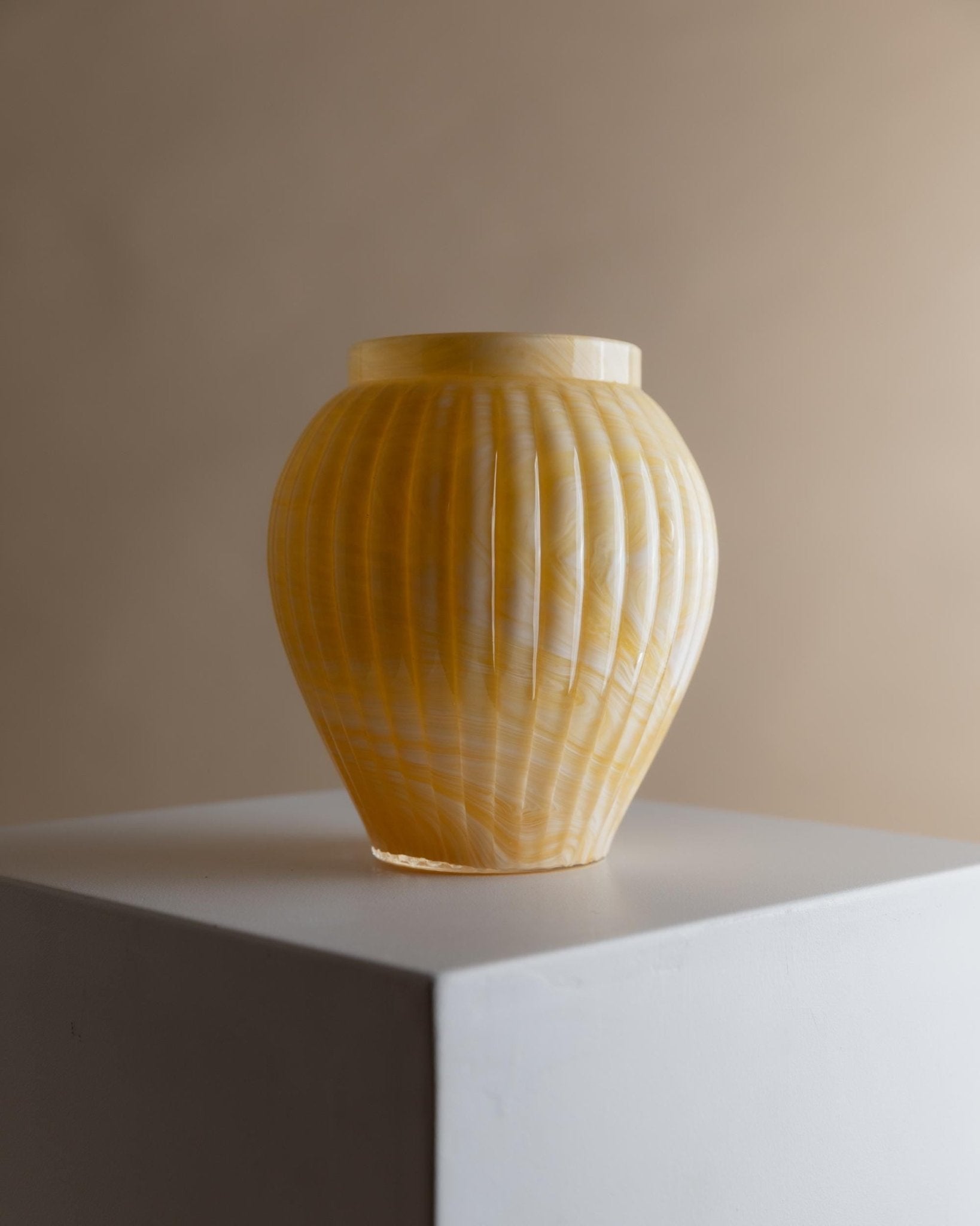 Vintage Valentino vase Murano glass - Italy 1970s - yellow white flower vase, flashed glass, fluted - elegant retro decoration, gift_Bottega Jacobs