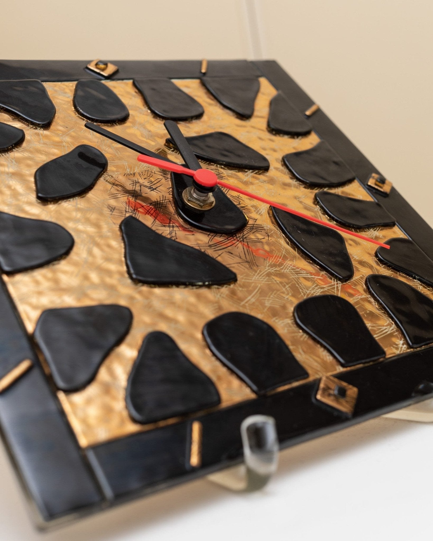 Vintage Wall Clock made of glass - Leo pattern gold black - Murano Memphis Style - Made in Italy 1980s - Bottega Jacobs
