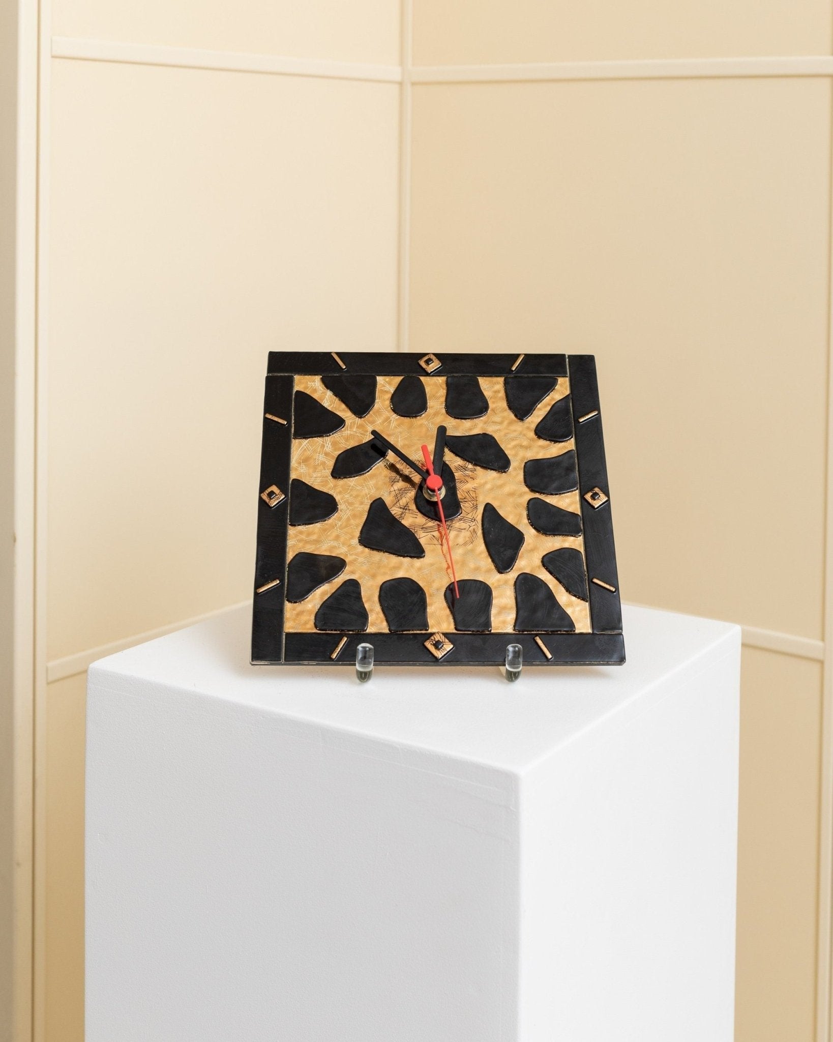 Vintage Wall Clock made of glass - Leo pattern gold black - Murano Memphis Style - Made in Italy 1980s - Bottega Jacobs