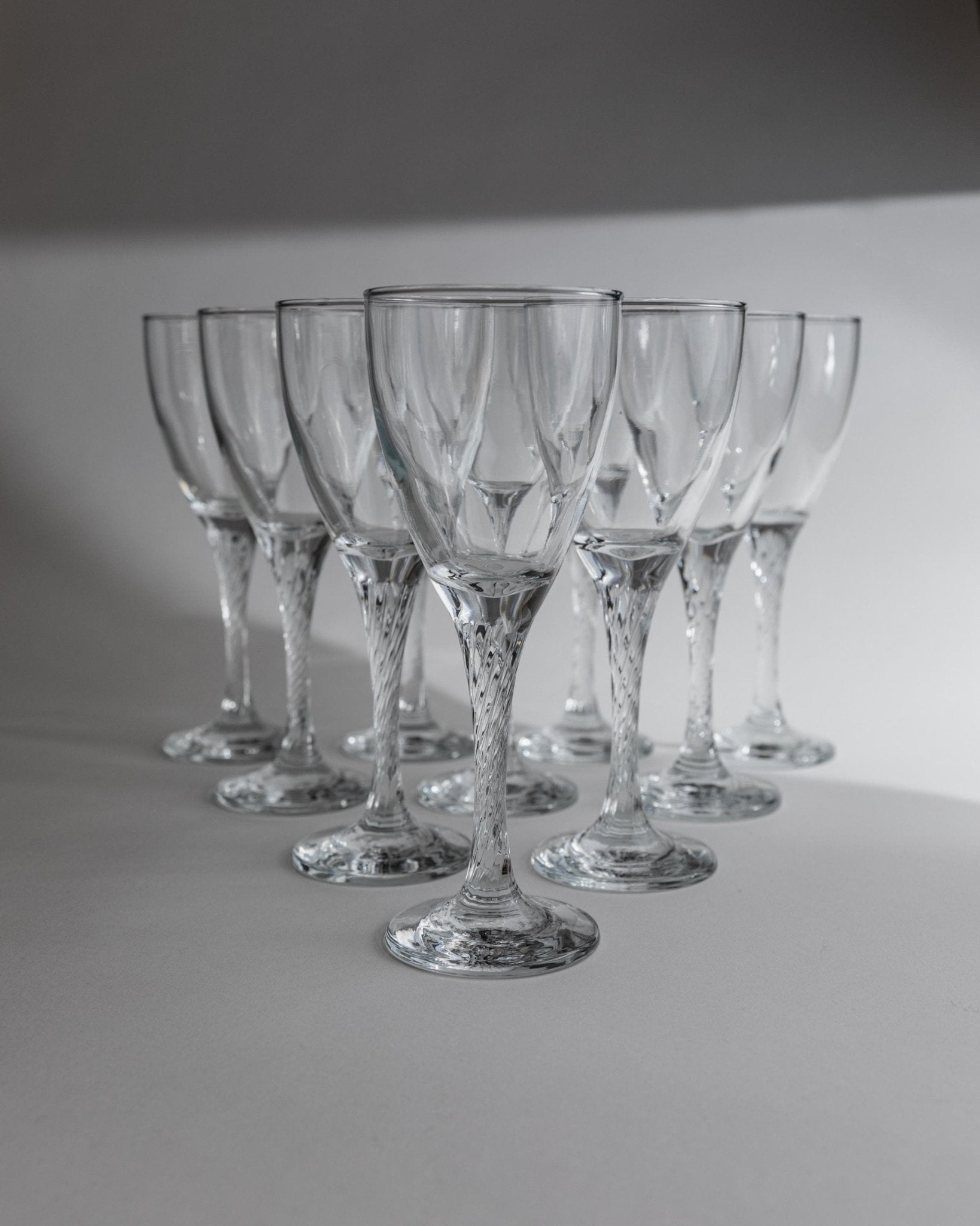 Vintage Wine or Champagne Glasses Set of 10 - Clear Glass, Swirled Stem - Timeless Design Italy 1980s - Gift Idea Elegant, Table Decoration_Bottega Jacobs