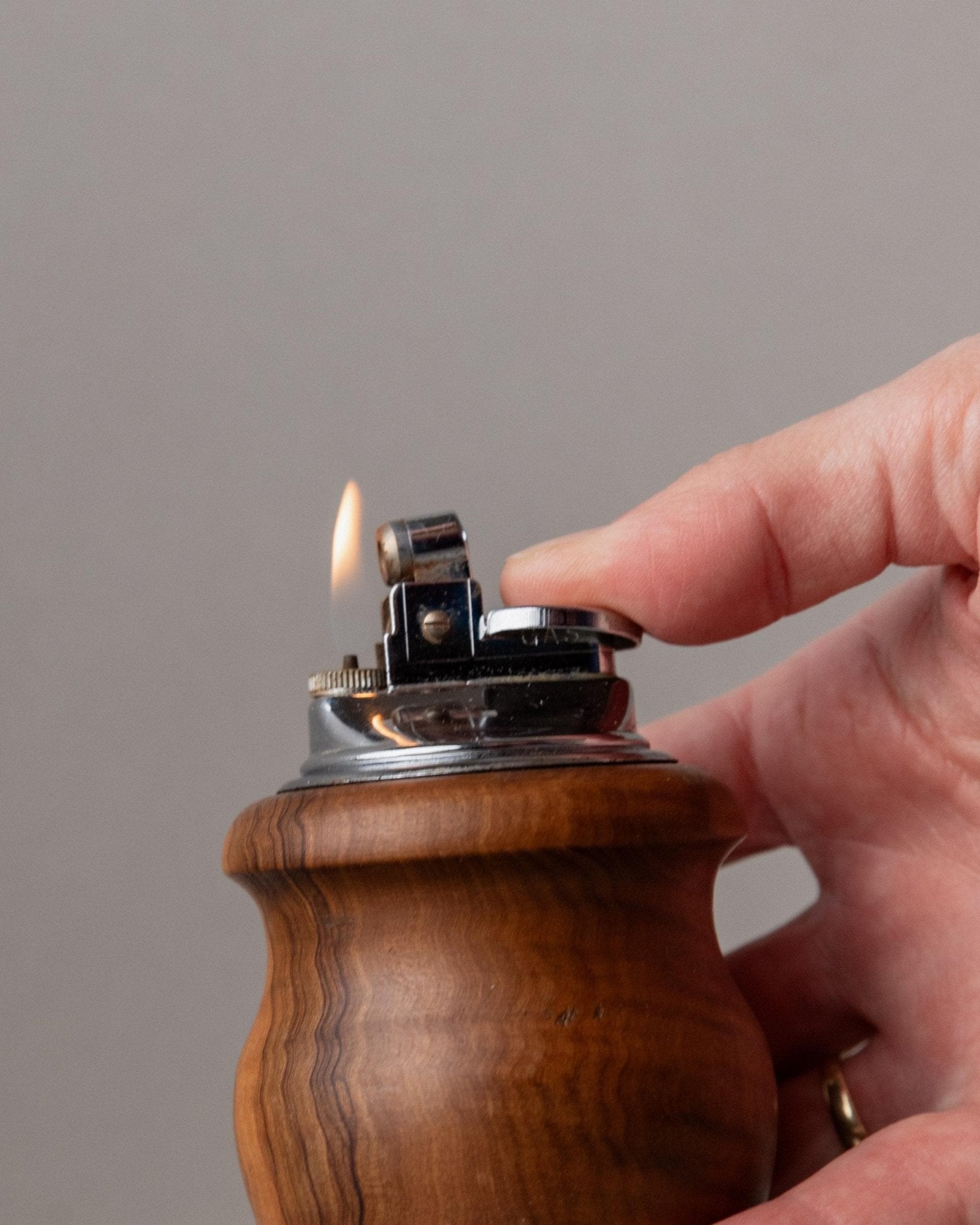 Vintage Wooden Lighter - Elegant Curved Table Lighter - Italy 1960s - Decorative Smoking Accessories, Gift Idea unique_Bottega Jacobs