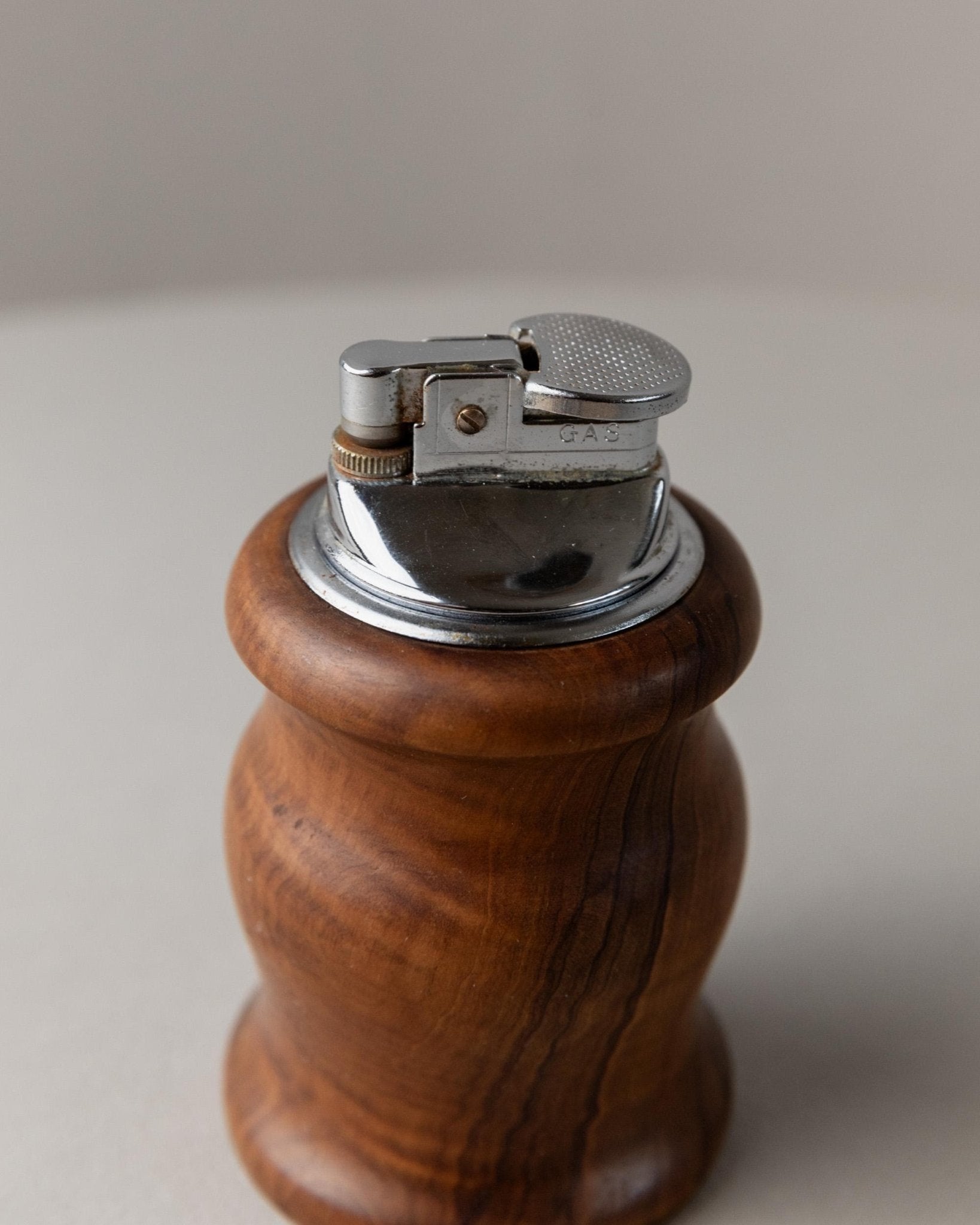Vintage Wooden Lighter - Elegant Curved Table Lighter - Italy 1960s - Decorative Smoking Accessories, Gift Idea unique_Bottega Jacobs