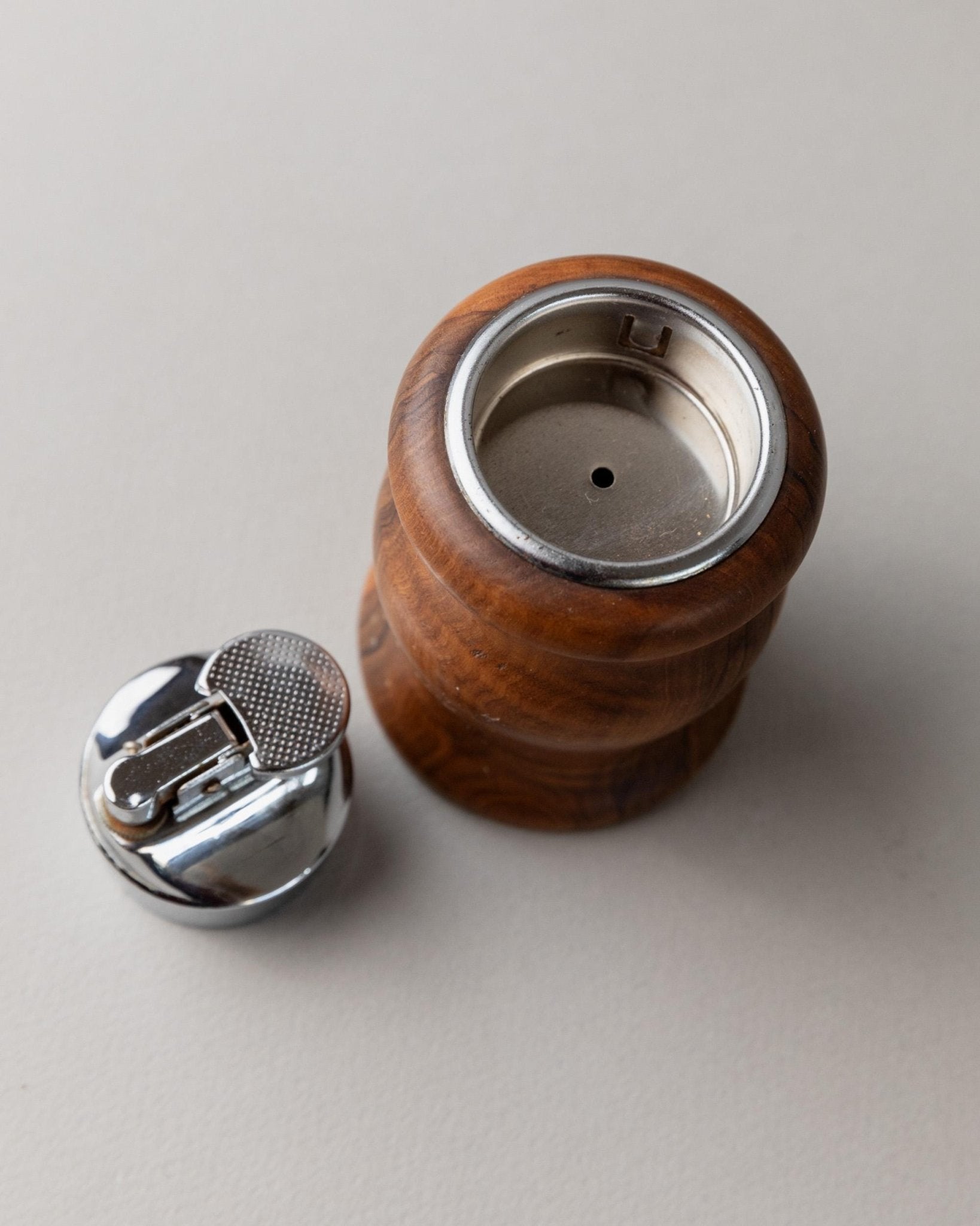 Vintage Wooden Lighter - Elegant Curved Table Lighter - Italy 1960s - Decorative Smoking Accessories, Gift Idea unique_Bottega Jacobs